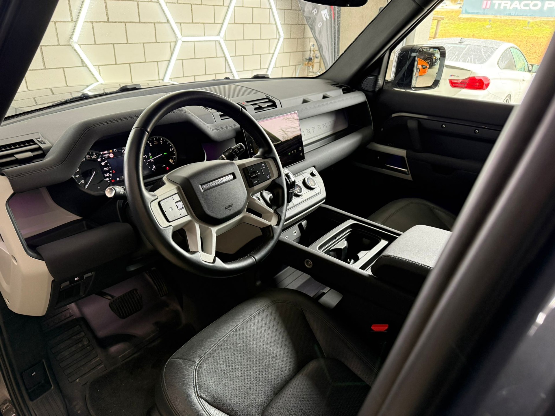 LAND ROVER Defender 110 3.0 D I6 250 SE AWD AT8-image-6