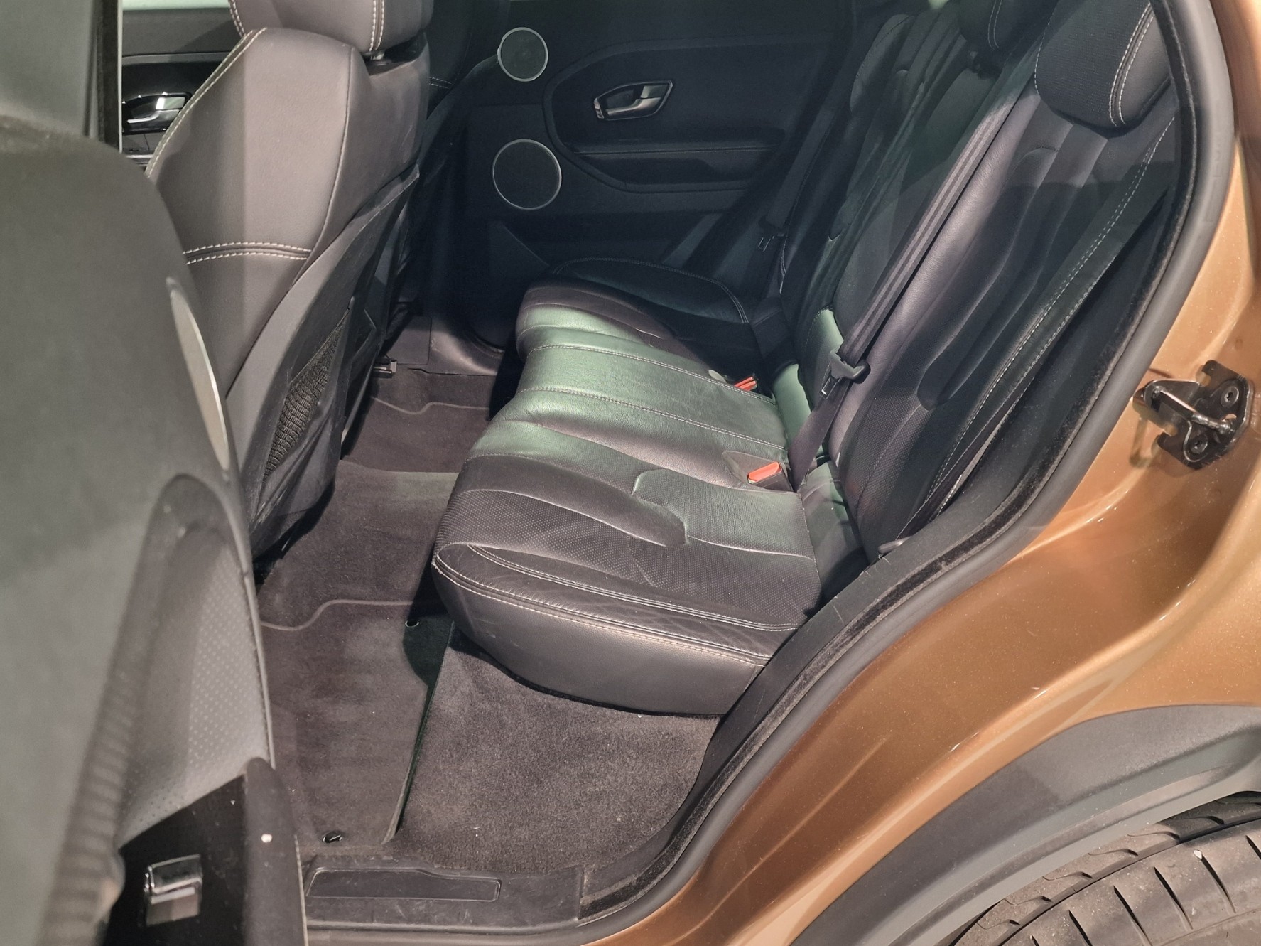 LAND ROVER Range Rover Evoque 2.2 SD4 Prestige AT9-image-11
