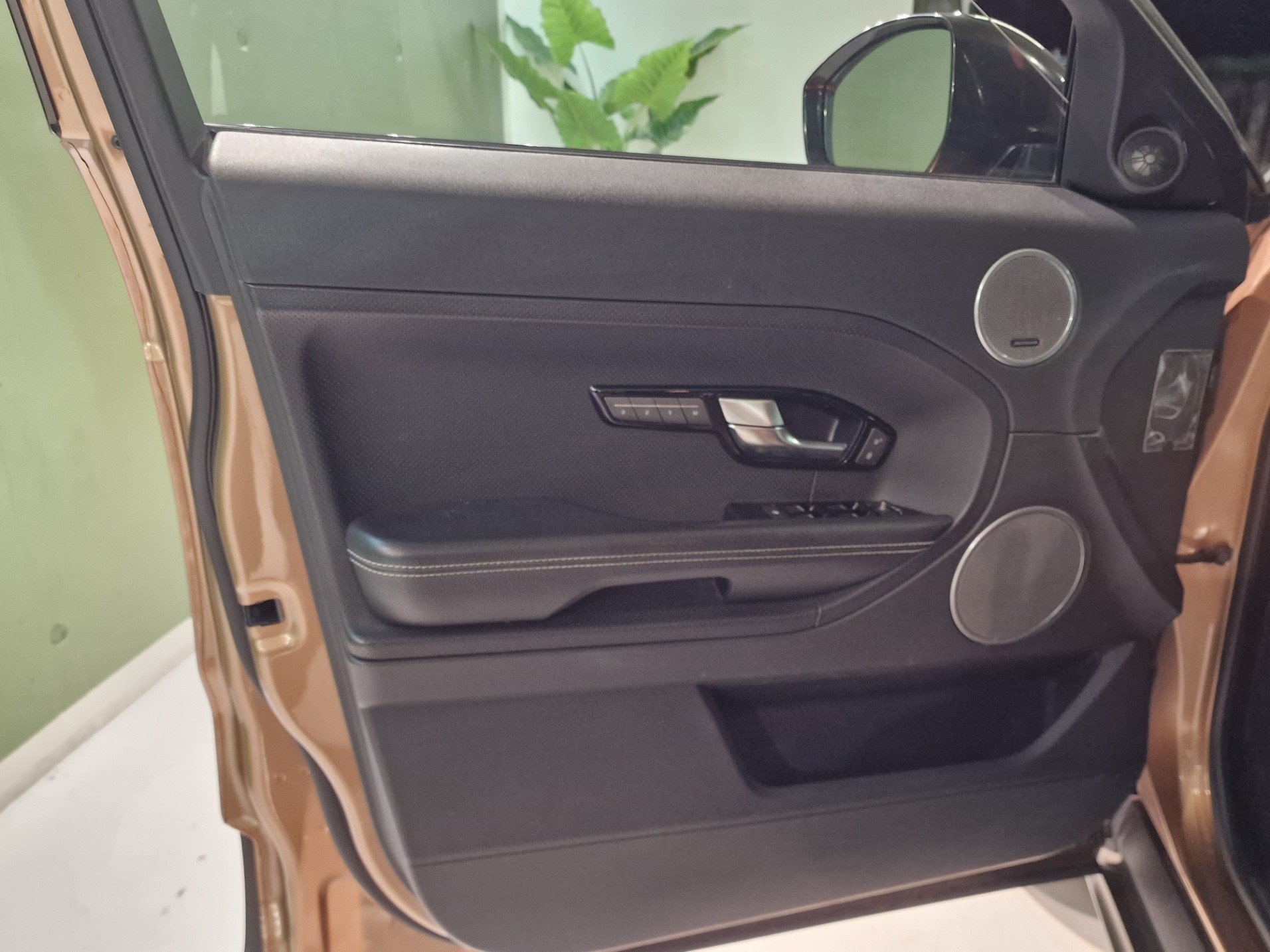LAND ROVER Range Rover Evoque 2.2 SD4 Prestige AT9-image-6