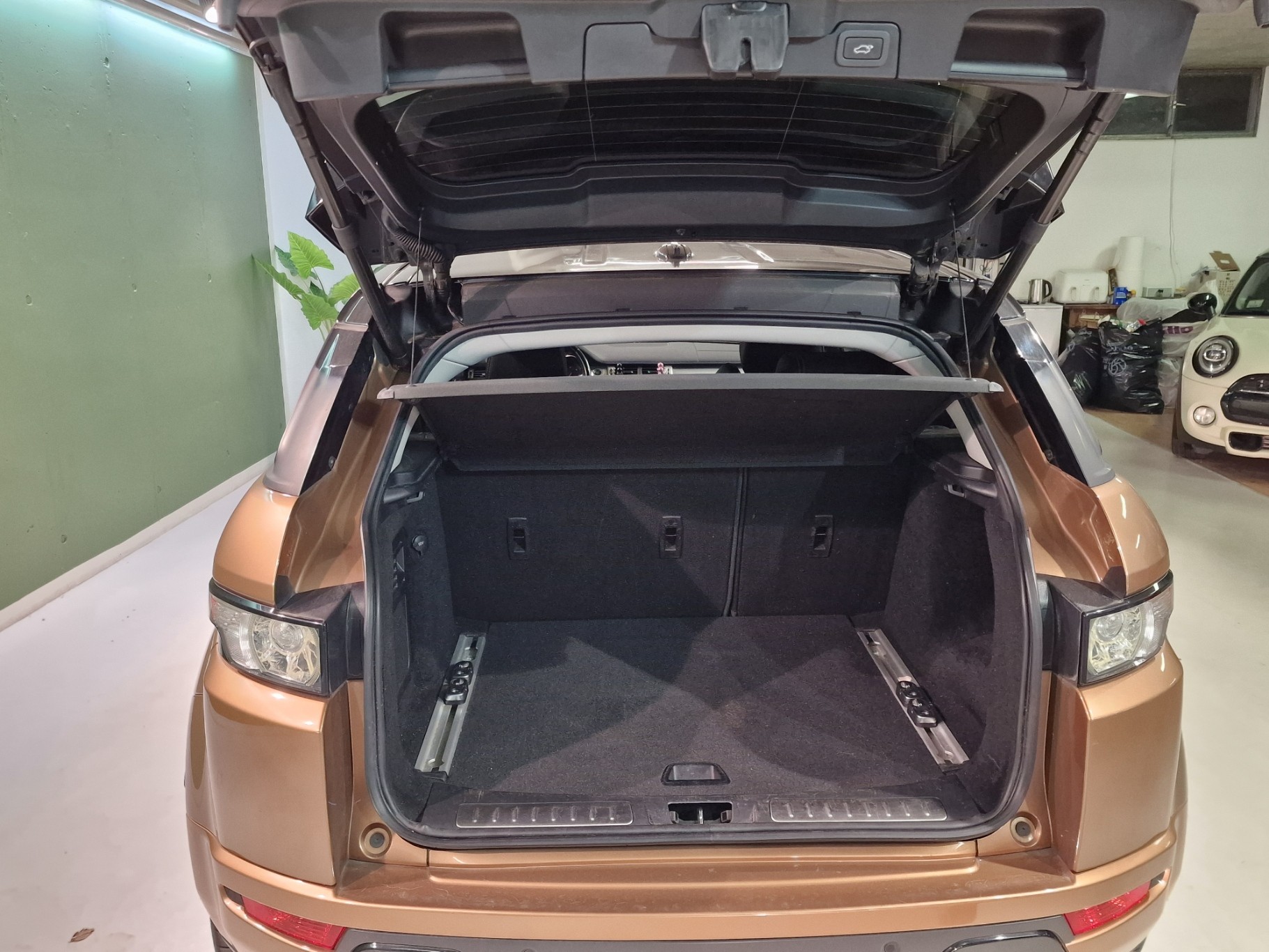 LAND ROVER Range Rover Evoque 2.2 SD4 Prestige AT9-image-12