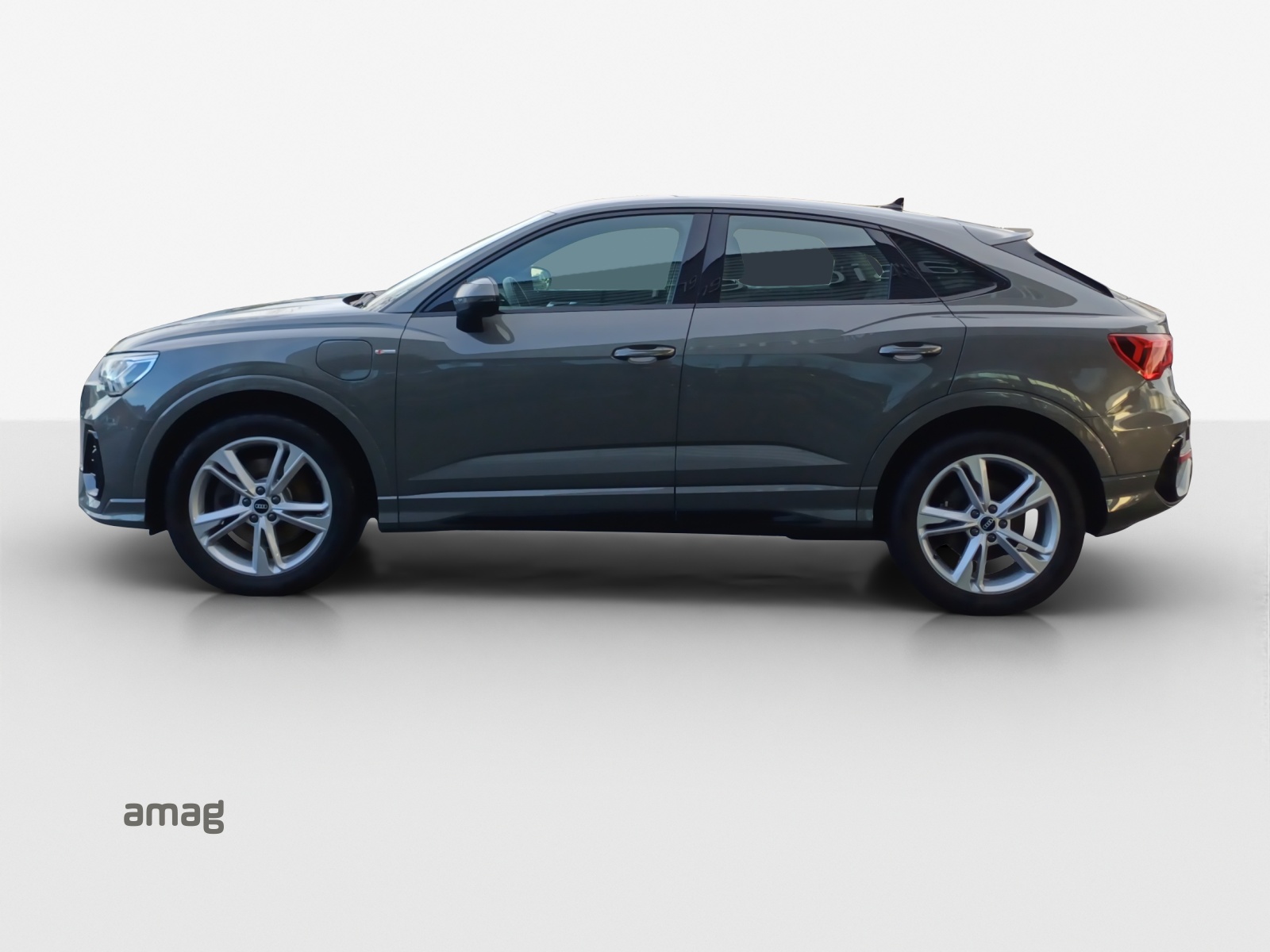 AUDI Q3 Sportback 45 TFSI e S line Attraction S-tronic-image-1