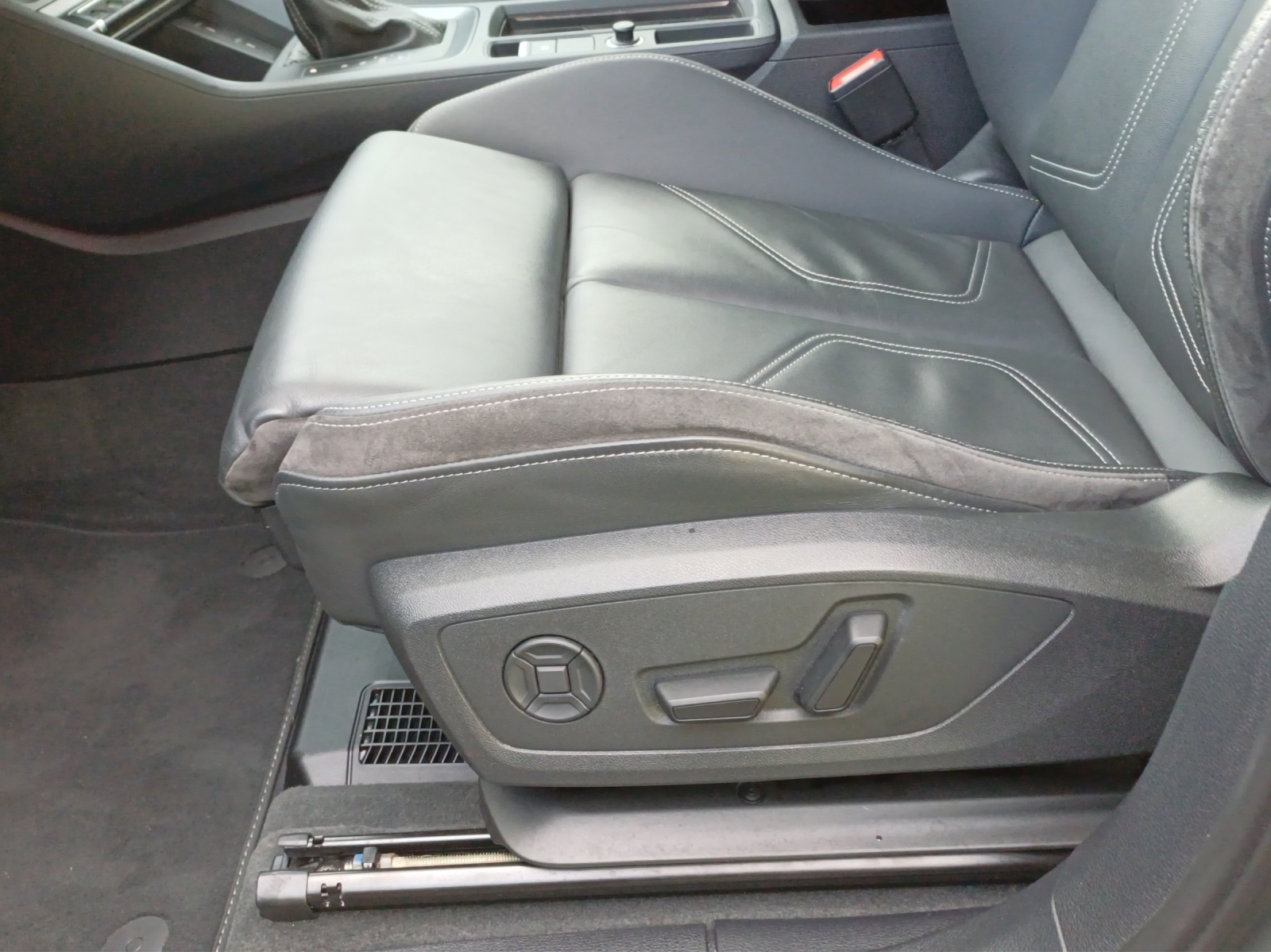 AUDI Q3 Sportback 45 TFSI e S line Attraction S-tronic-image-15
