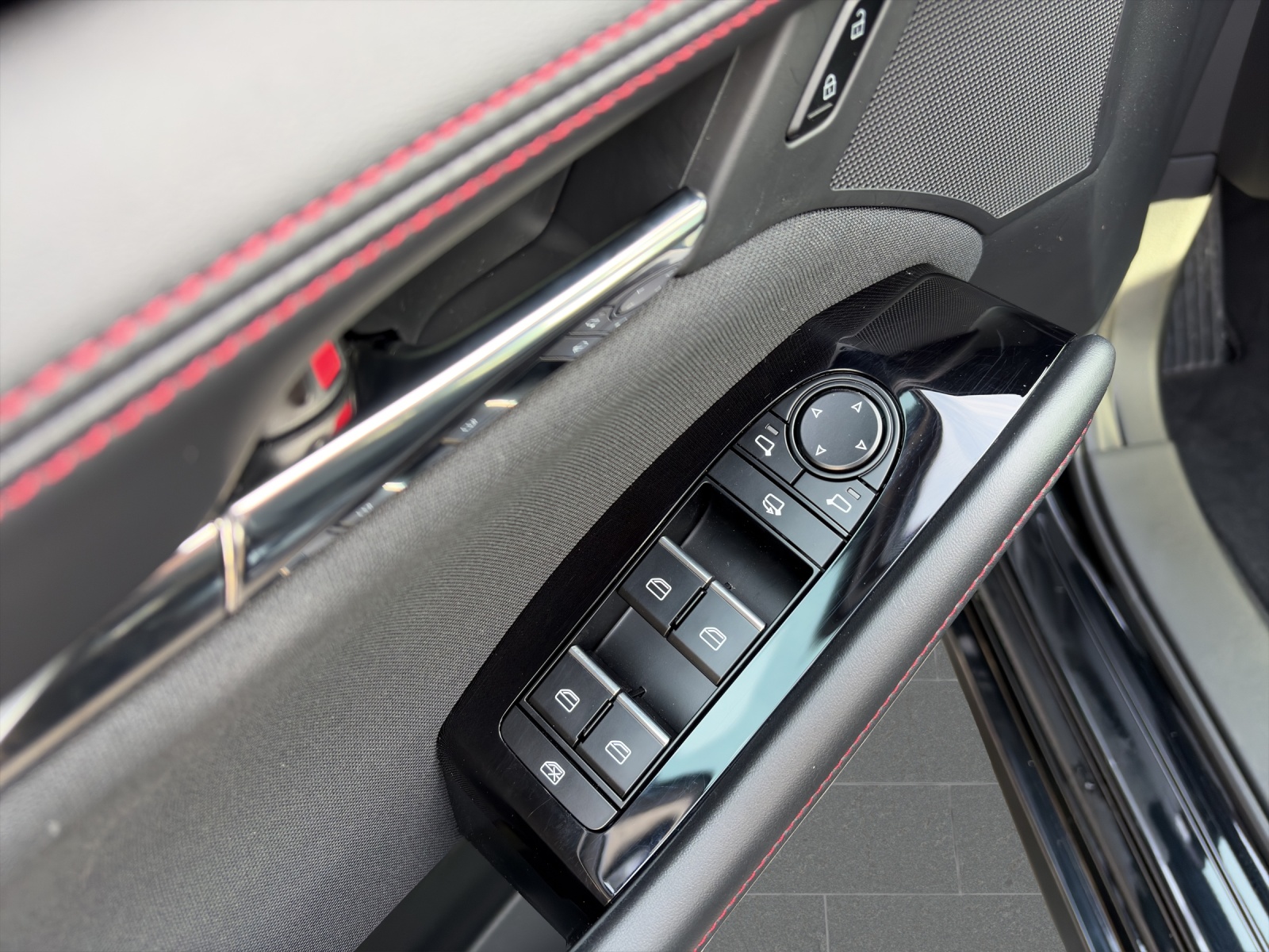 MAZDA 3 Hatchback SKYACTIV-G M Hybrid 140 Homura Automat-image-9
