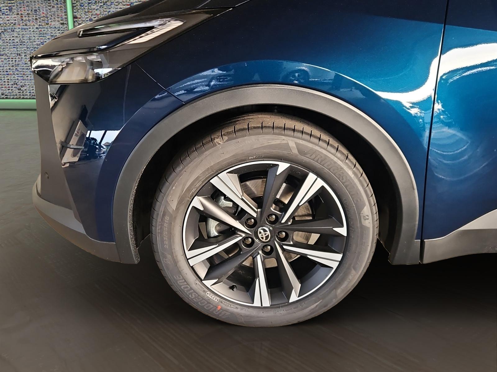 TOYOTA C-HR 2.0 HEV Swiss Edition 4x4-image-5