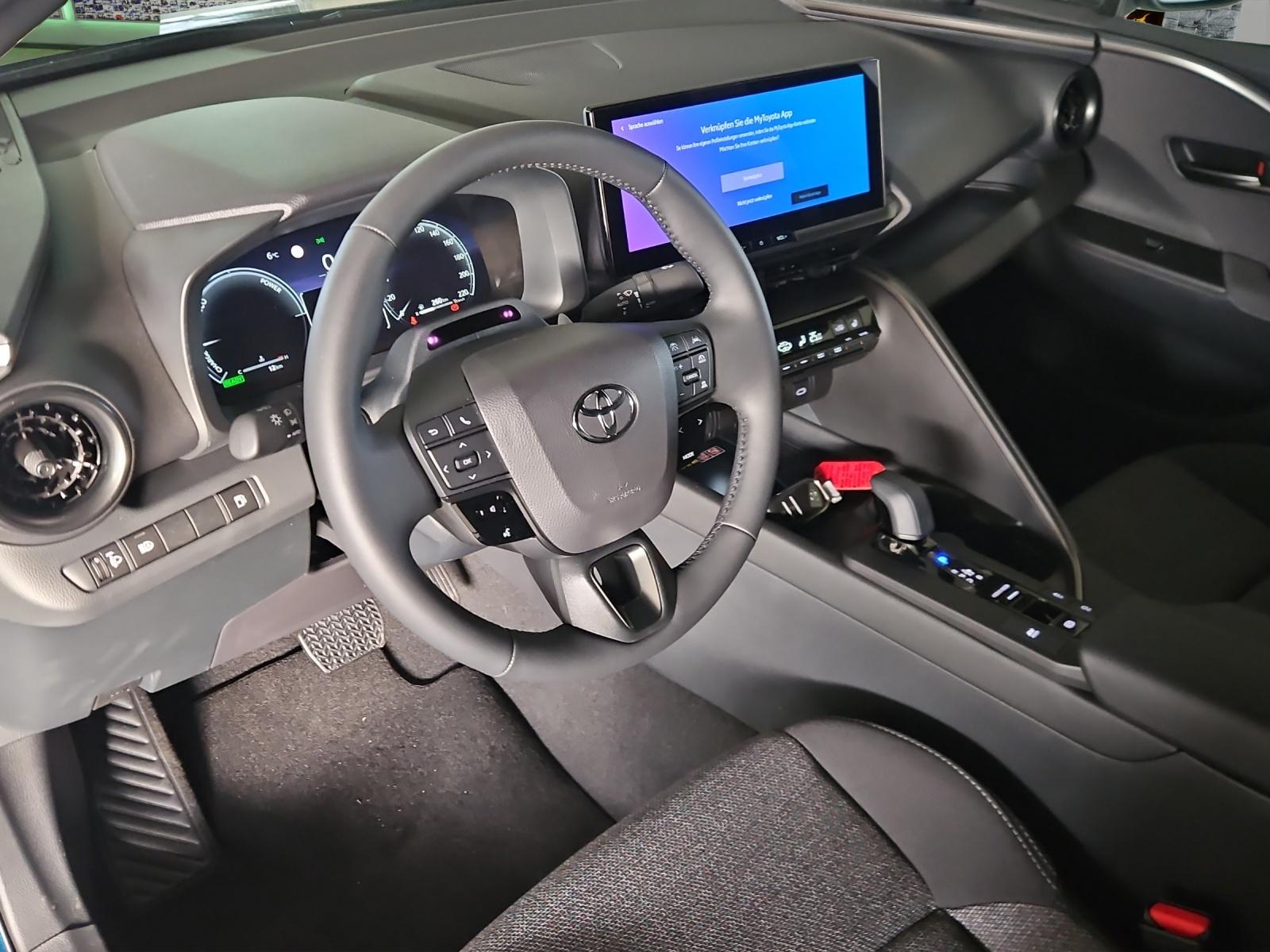 TOYOTA C-HR 2.0 HEV Swiss Edition 4x4-image-6