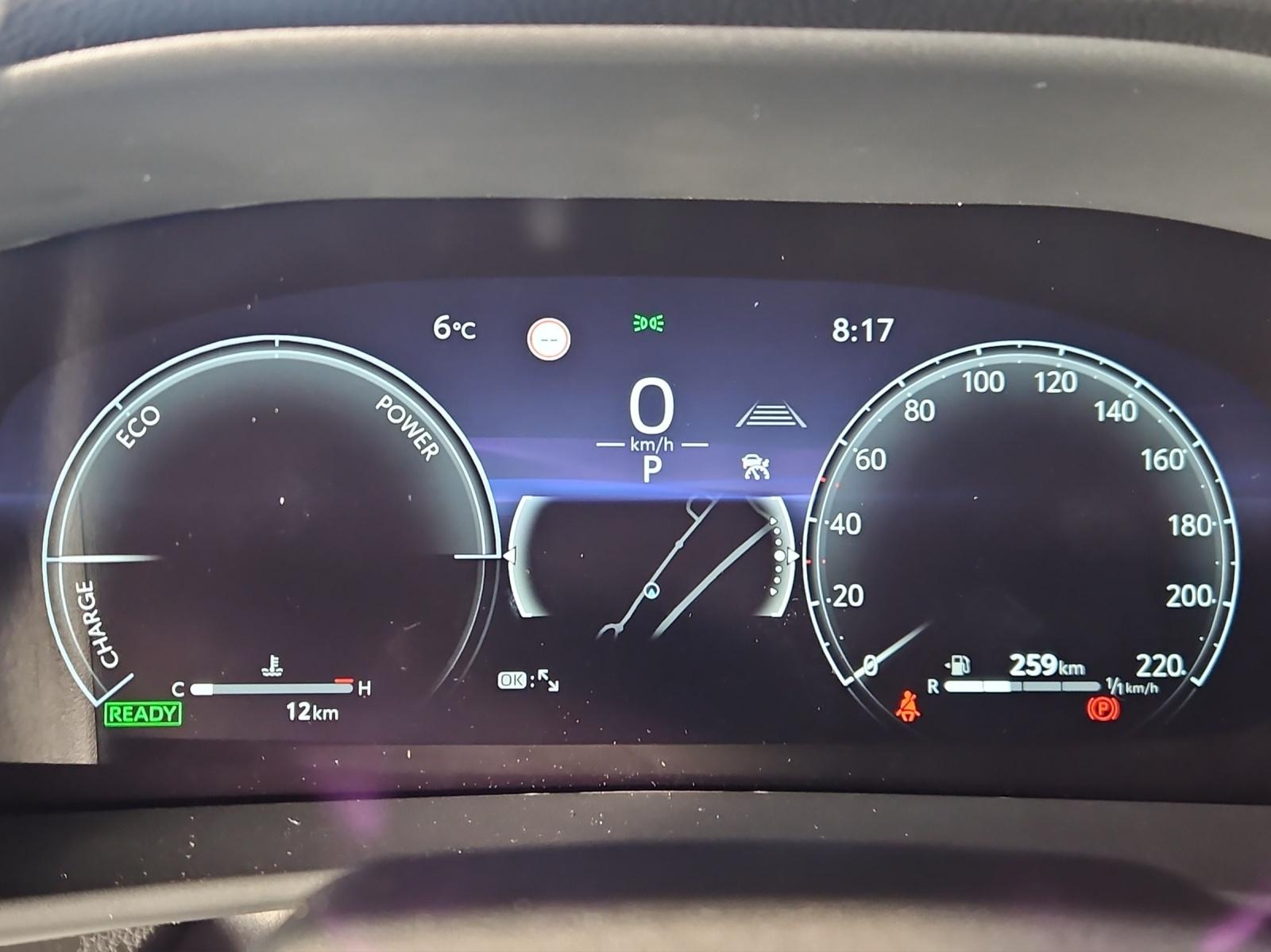 TOYOTA C-HR 2.0 HEV Swiss Edition 4x4-image-11