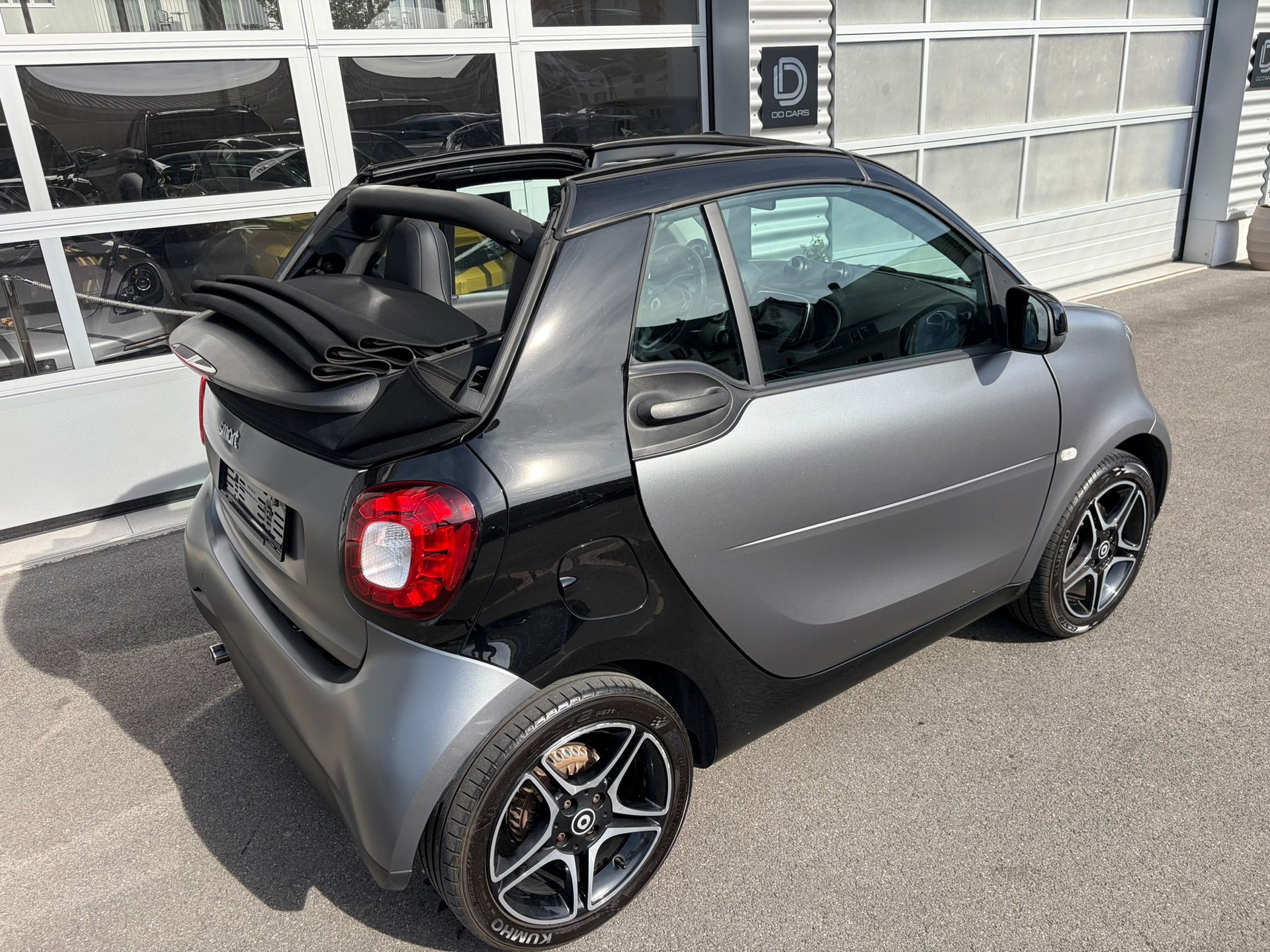 SMART fortwo prime twinmatic ** GRAU MATT **-image-1