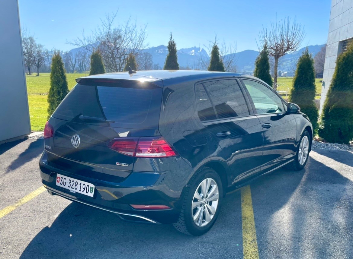 VW Golf 2.0 TDI Comfortline 4Motion DSG-image-3