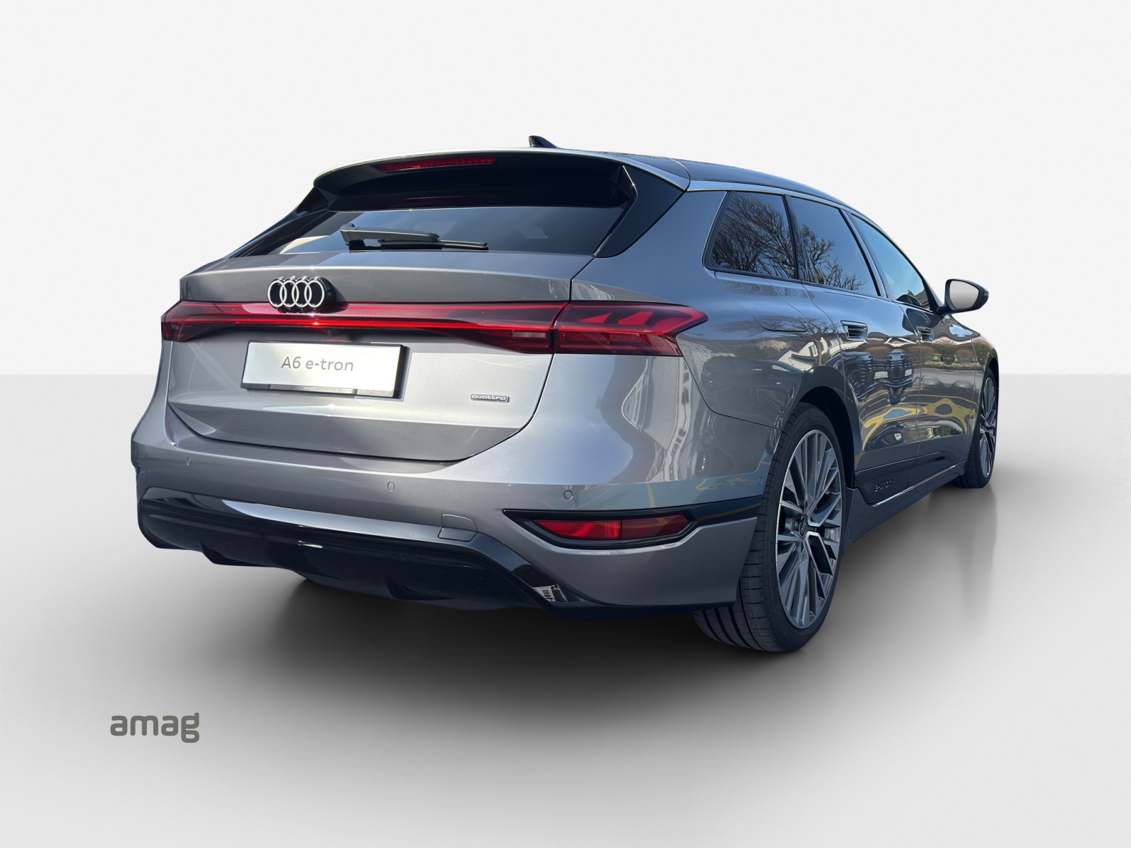 AUDI A6 Avant e-tron quattro-image-4