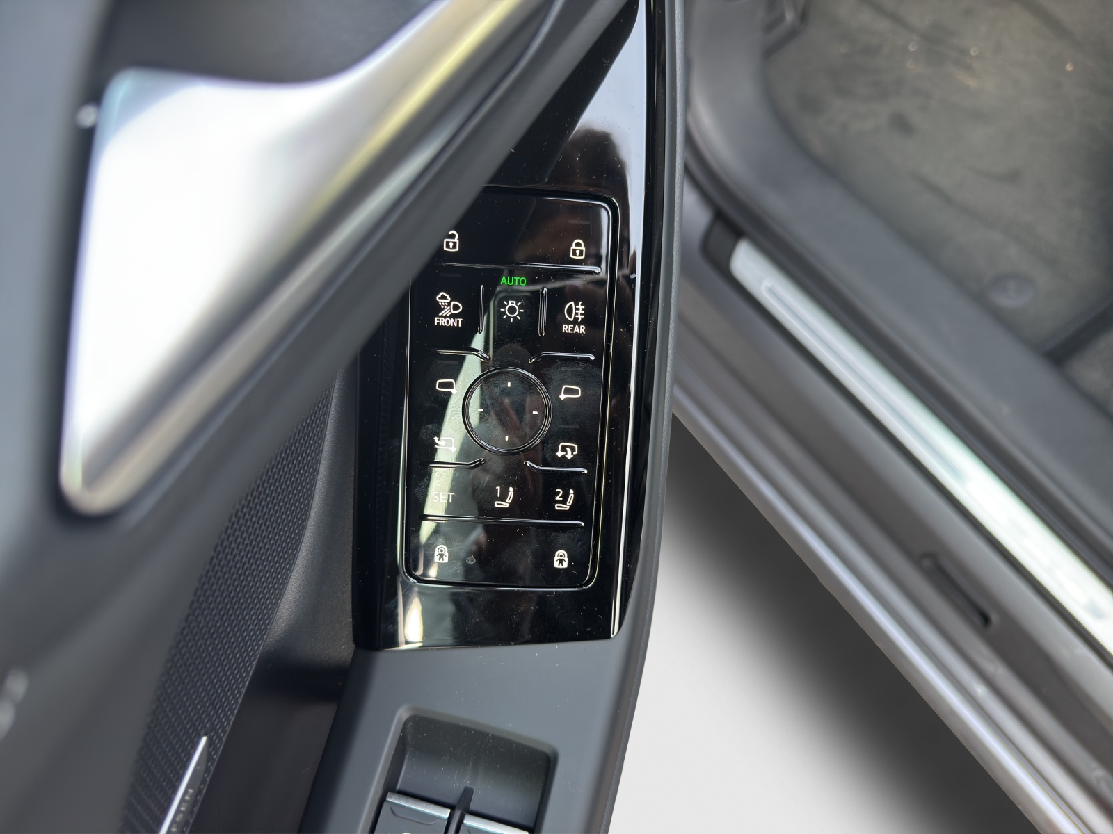 AUDI A6 Avant e-tron quattro-image-14