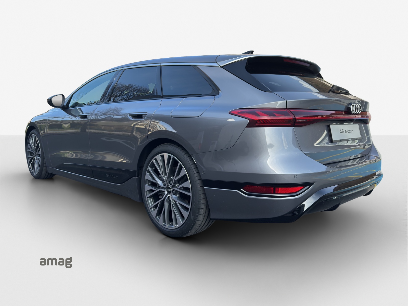 AUDI A6 Avant e-tron quattro-image-2