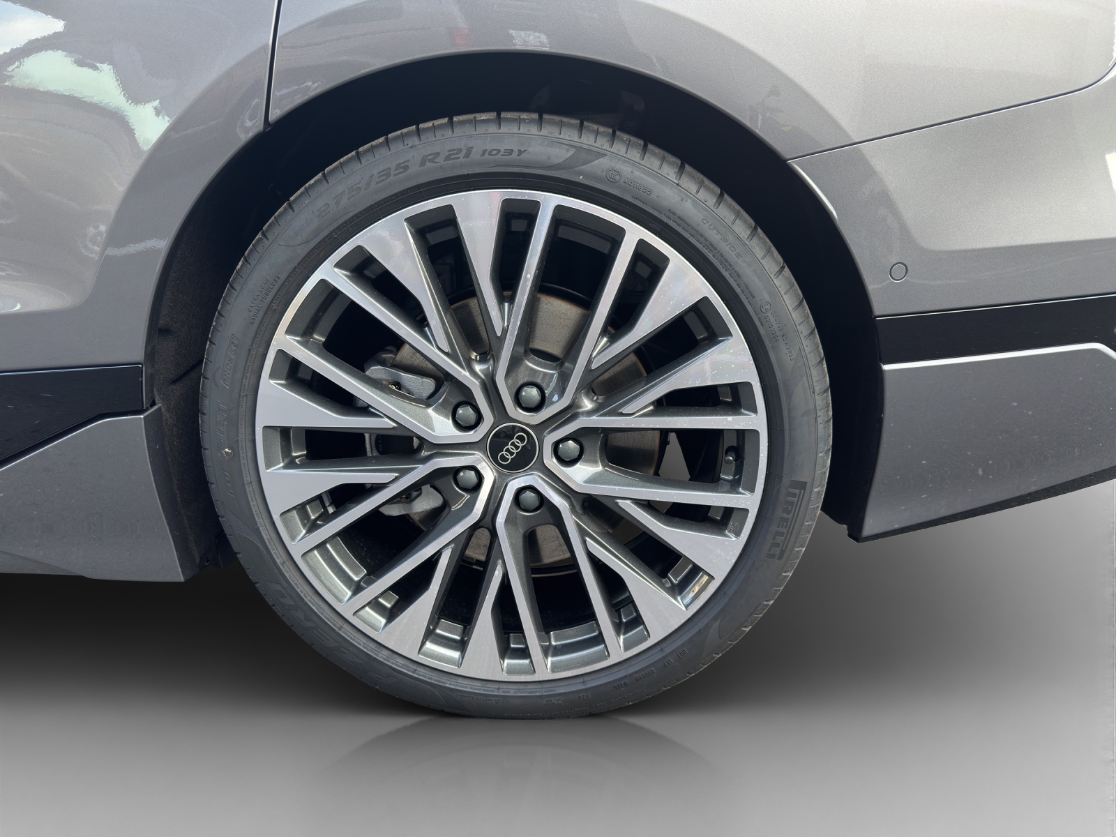 AUDI A6 Avant e-tron quattro-image-15