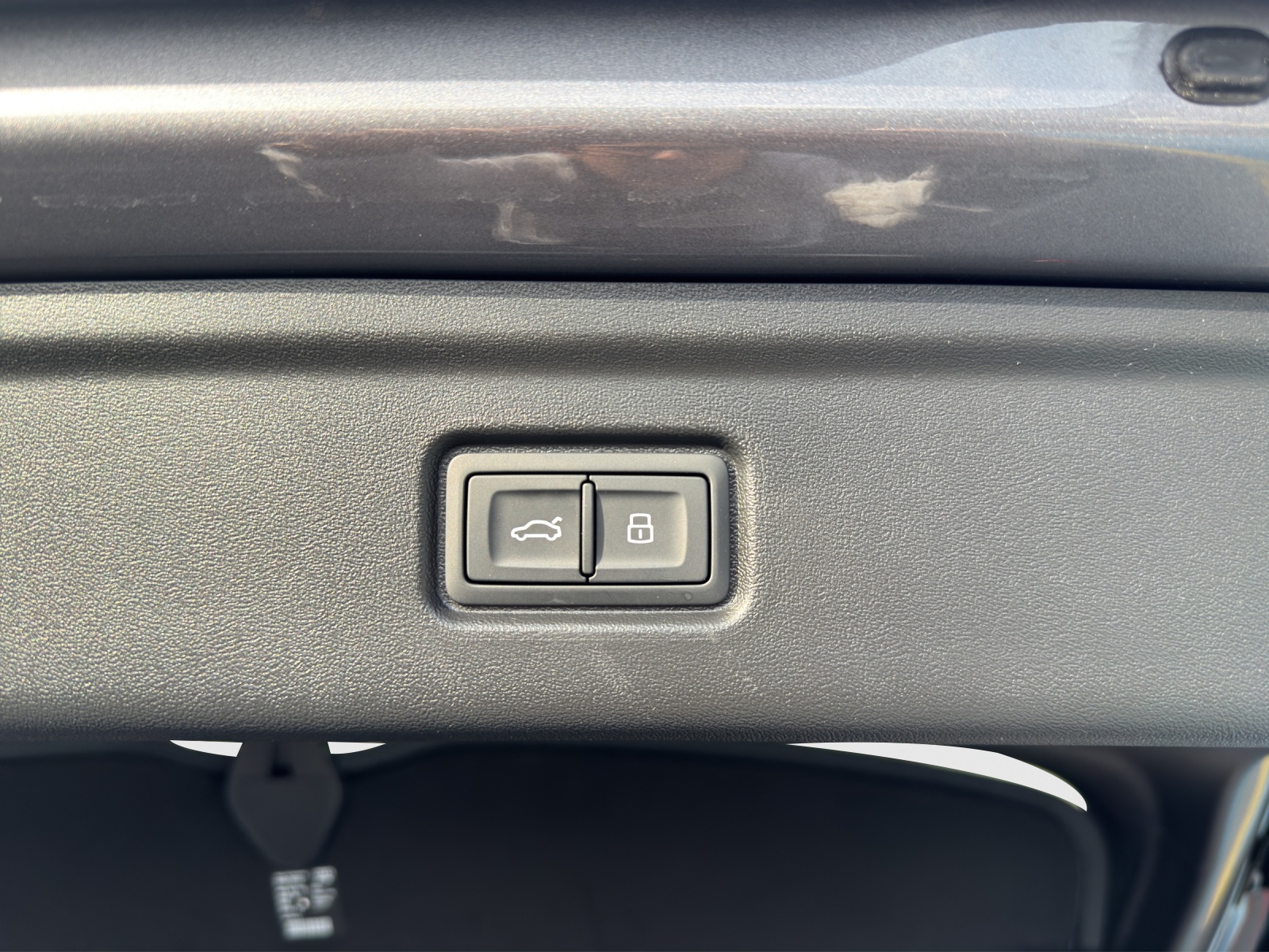 AUDI A6 Avant e-tron quattro-image-13