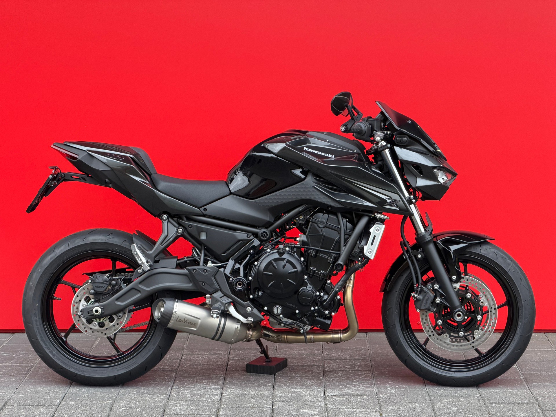 KAWASAKI Z 650 S 40th Edition-showroom-element-1