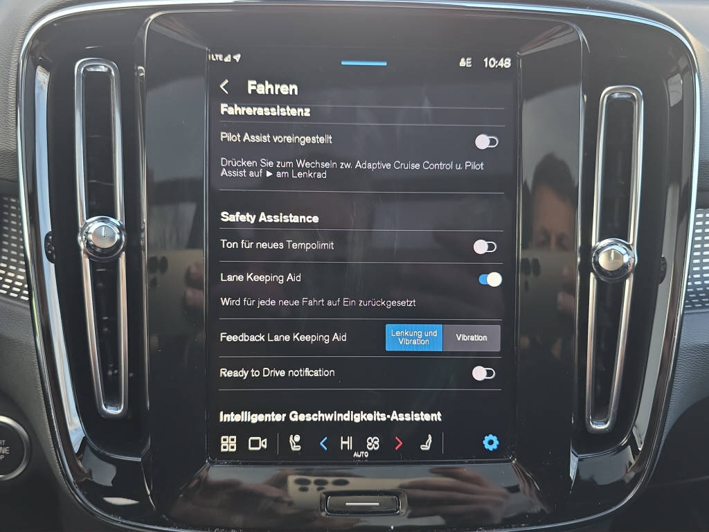 VOLVO XC40 2.0 B4 MH Ultra Dark-image-21