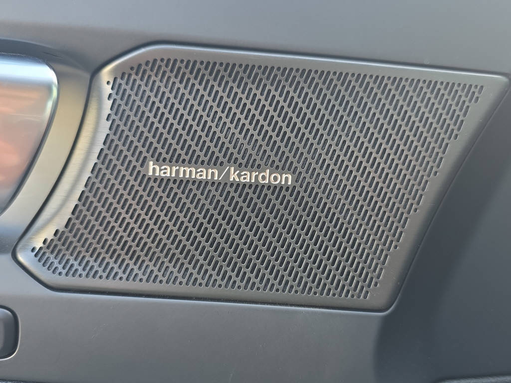 VOLVO XC40 2.0 B4 MH Ultra Dark-image-18