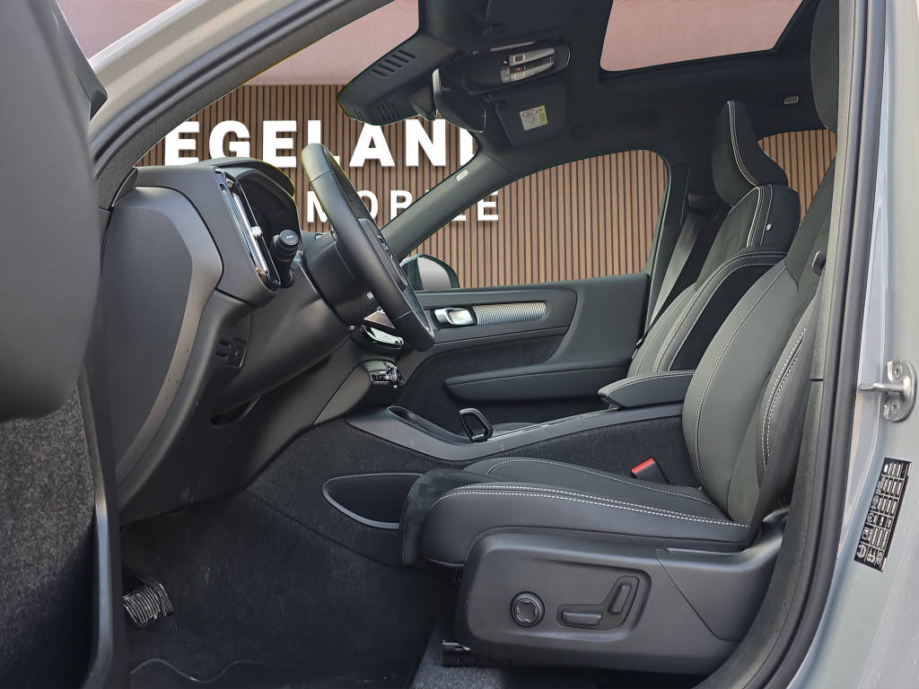 VOLVO XC40 2.0 B4 MH Ultra Dark-image-11