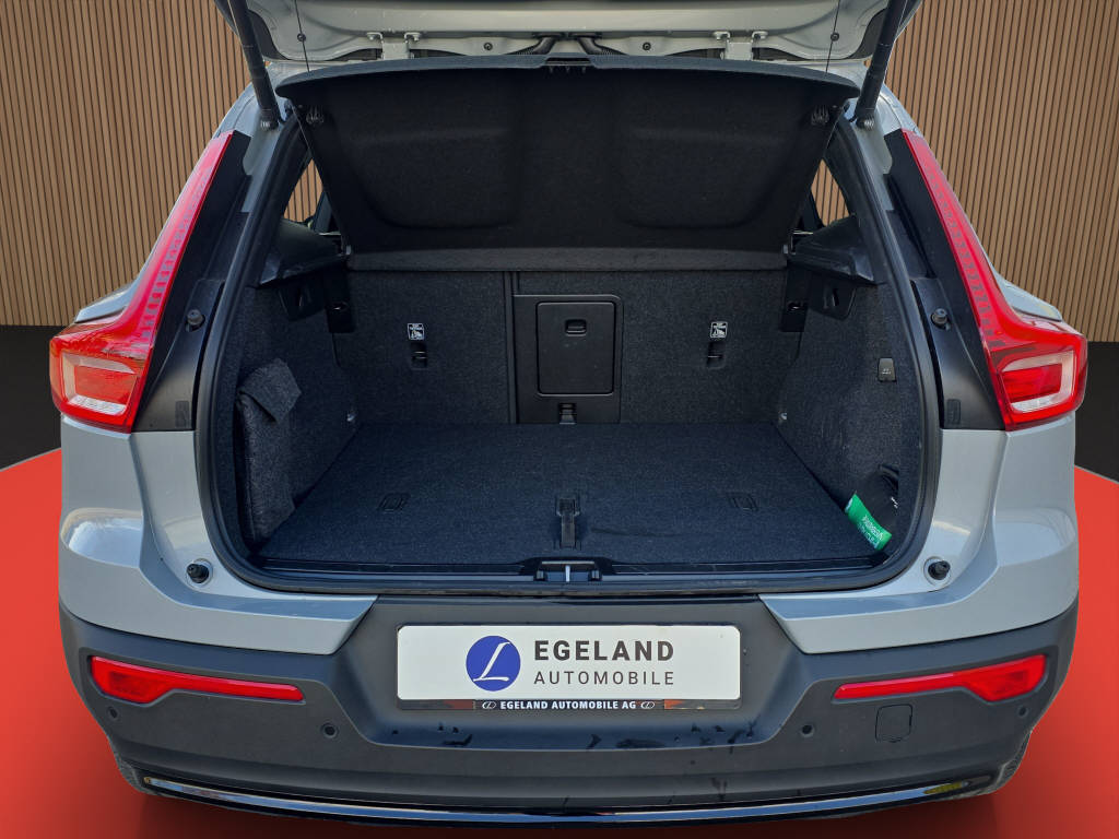 VOLVO XC40 2.0 B4 MH Ultra Dark-image-14