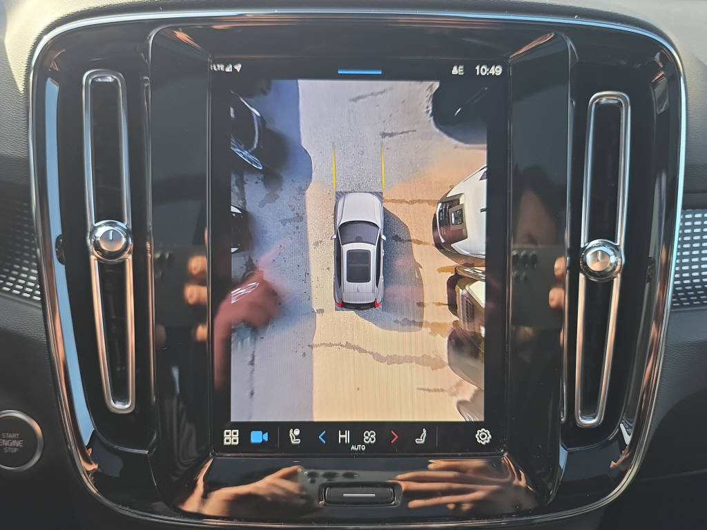 VOLVO XC40 2.0 B4 MH Ultra Dark-image-23