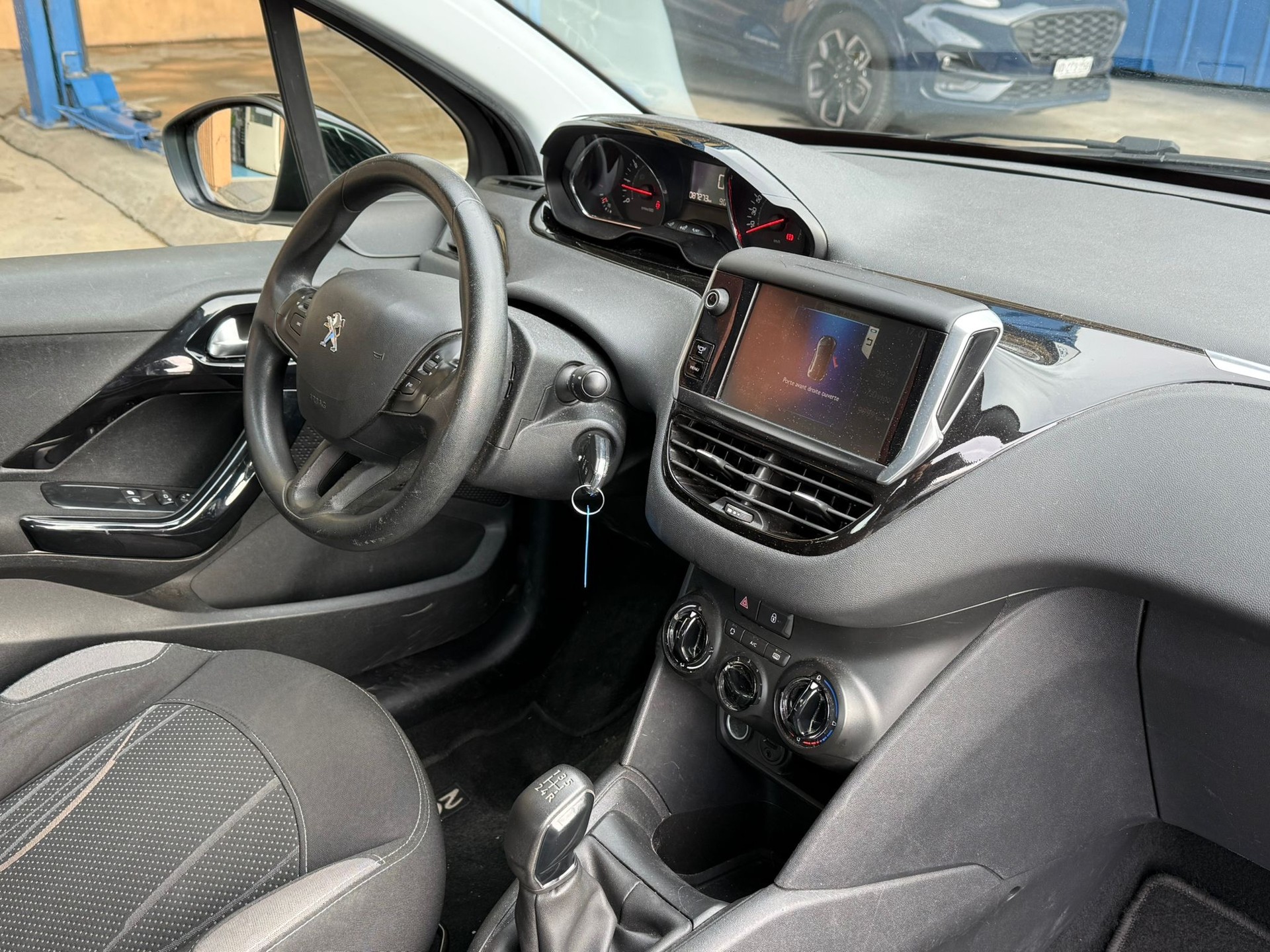 PEUGEOT 208 1.2 VTI Access-image-9