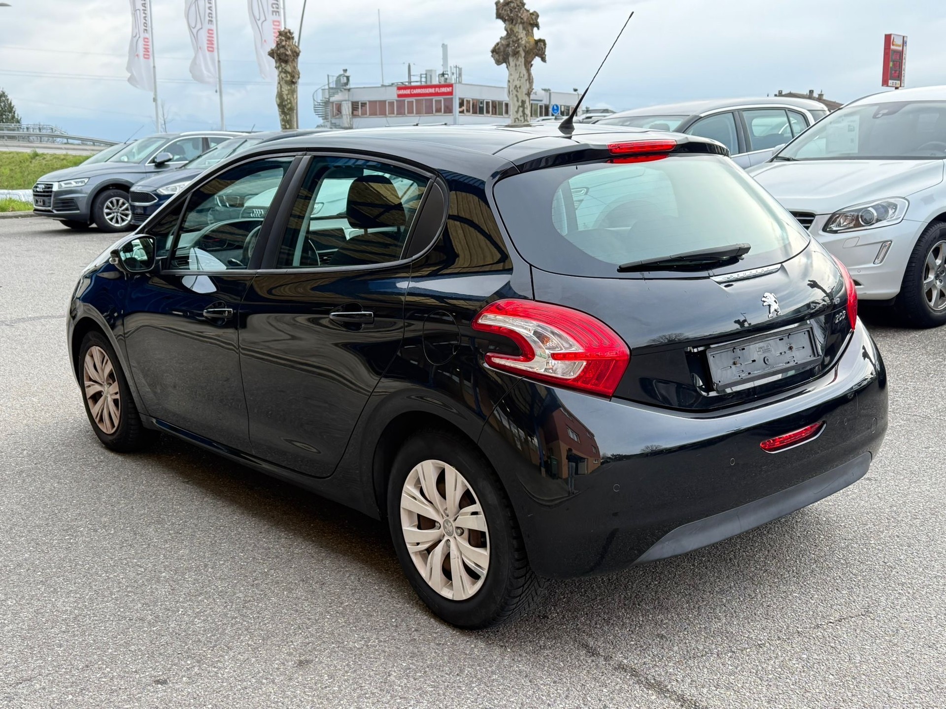 PEUGEOT 208 1.2 VTI Access-image-3