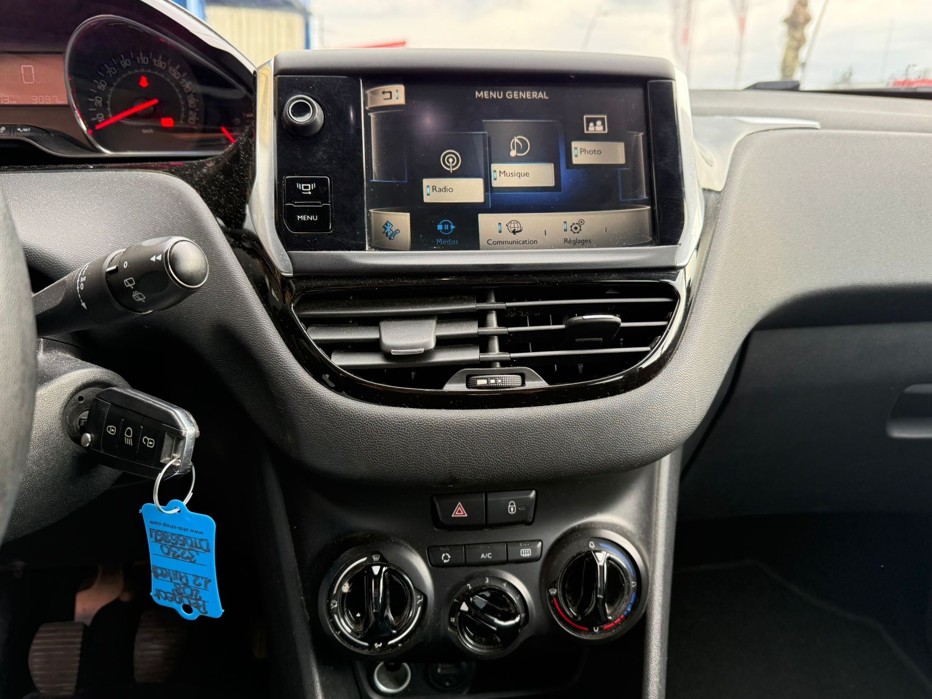 PEUGEOT 208 1.2 VTI Access-image-12