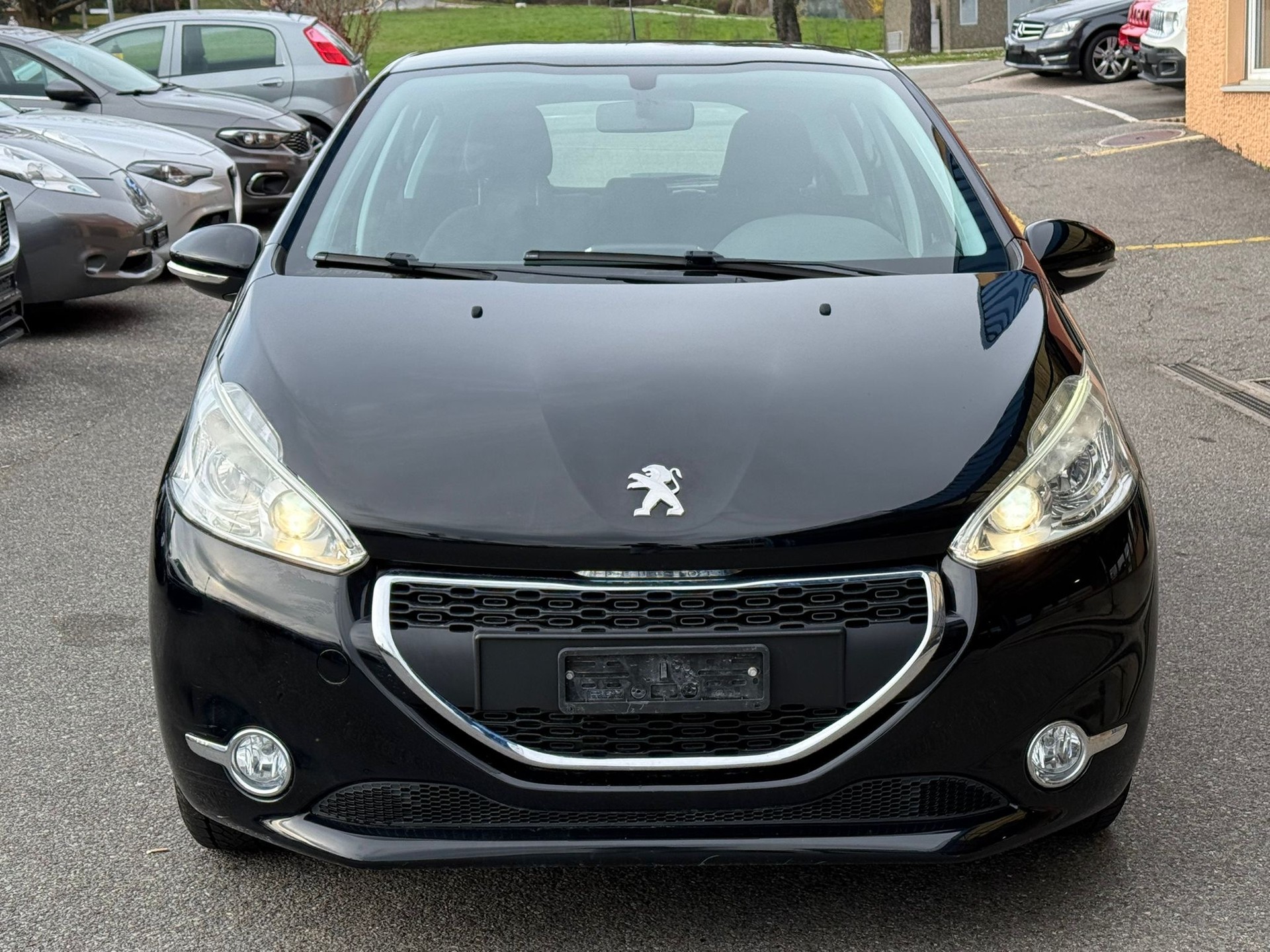 PEUGEOT 208 1.2 VTI Access-image-0