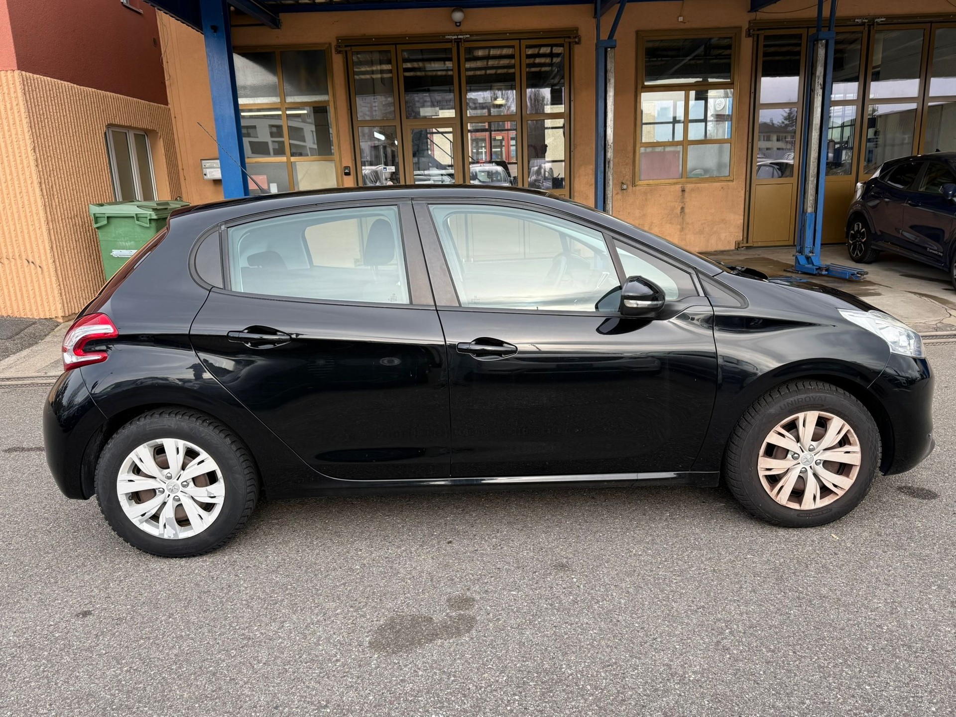 PEUGEOT 208 1.2 VTI Access-image-6