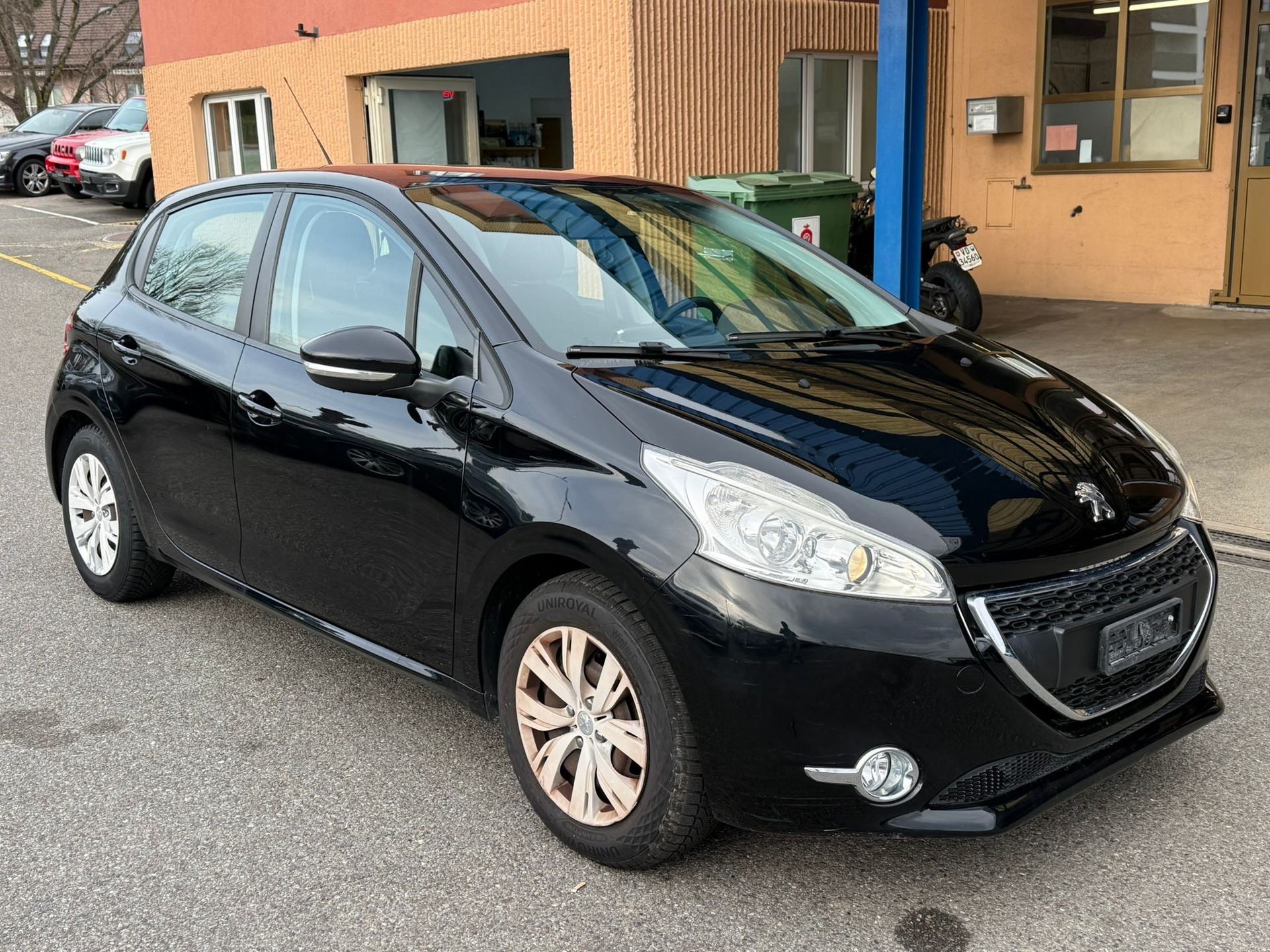 PEUGEOT 208 1.2 VTI Access-image-2