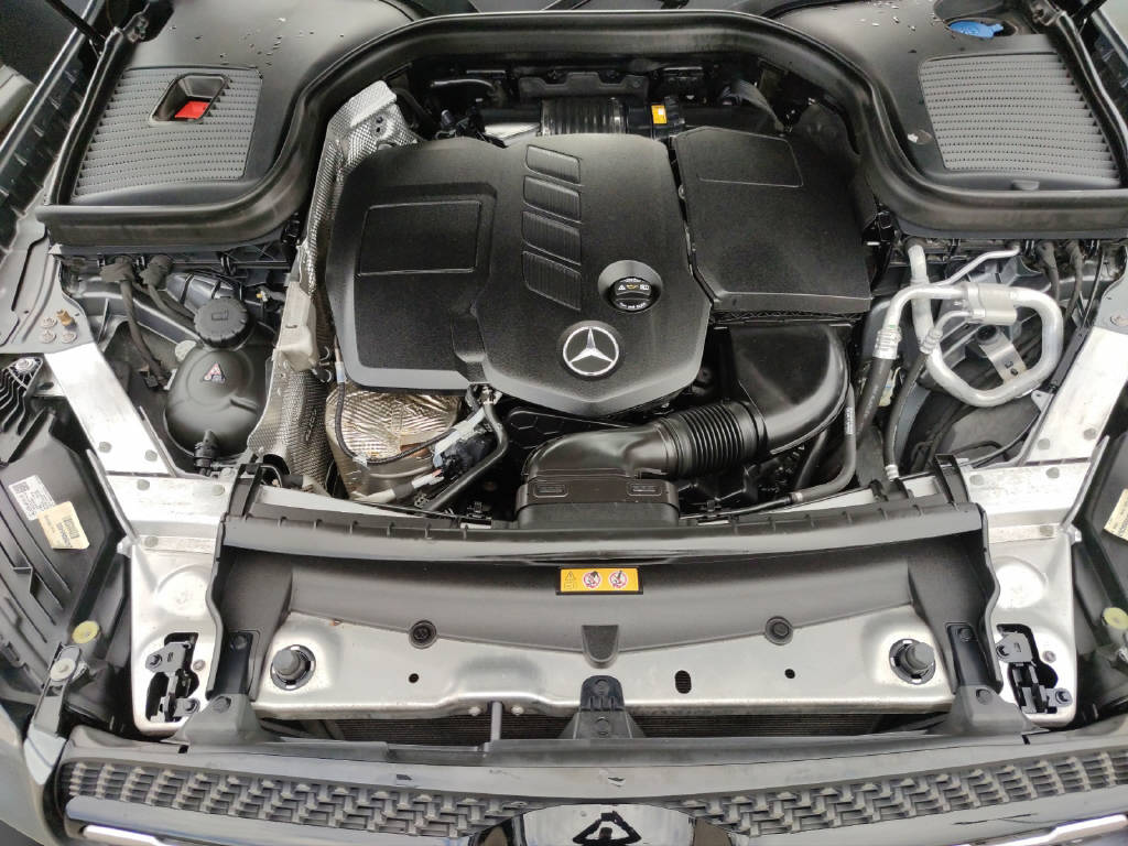 MERCEDES-BENZ GLC 220 d AMG Line 4Matic-image-8