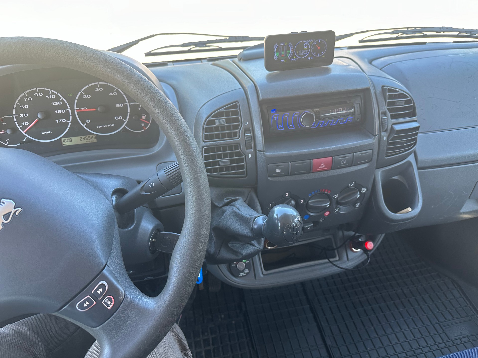 PEUGEOT Boxer 2.0 15Q-image-13
