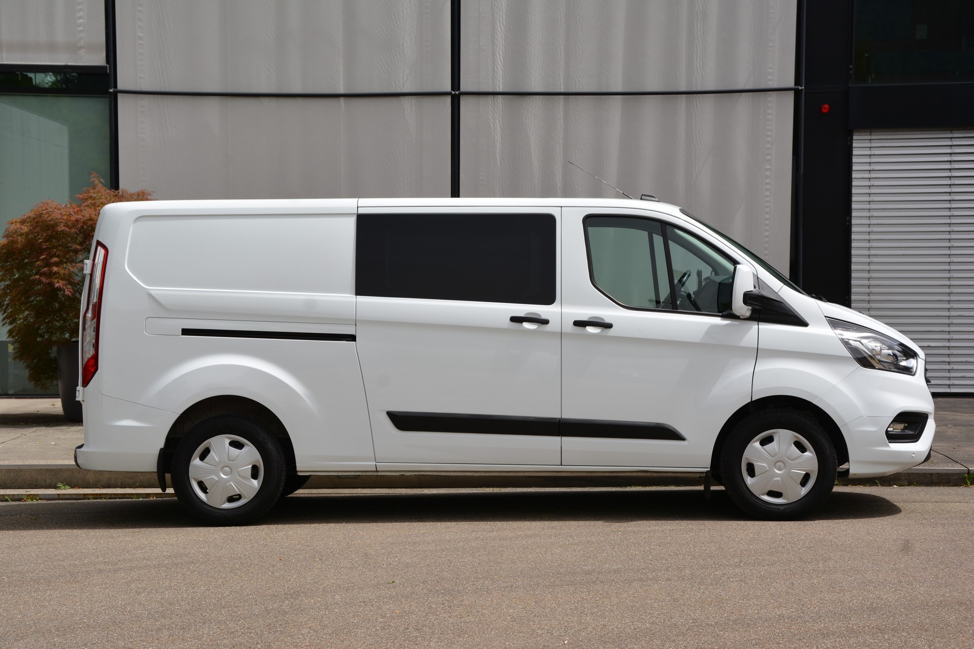 FORD Transit Custom Van 300 L2H1 Trend A-image-1