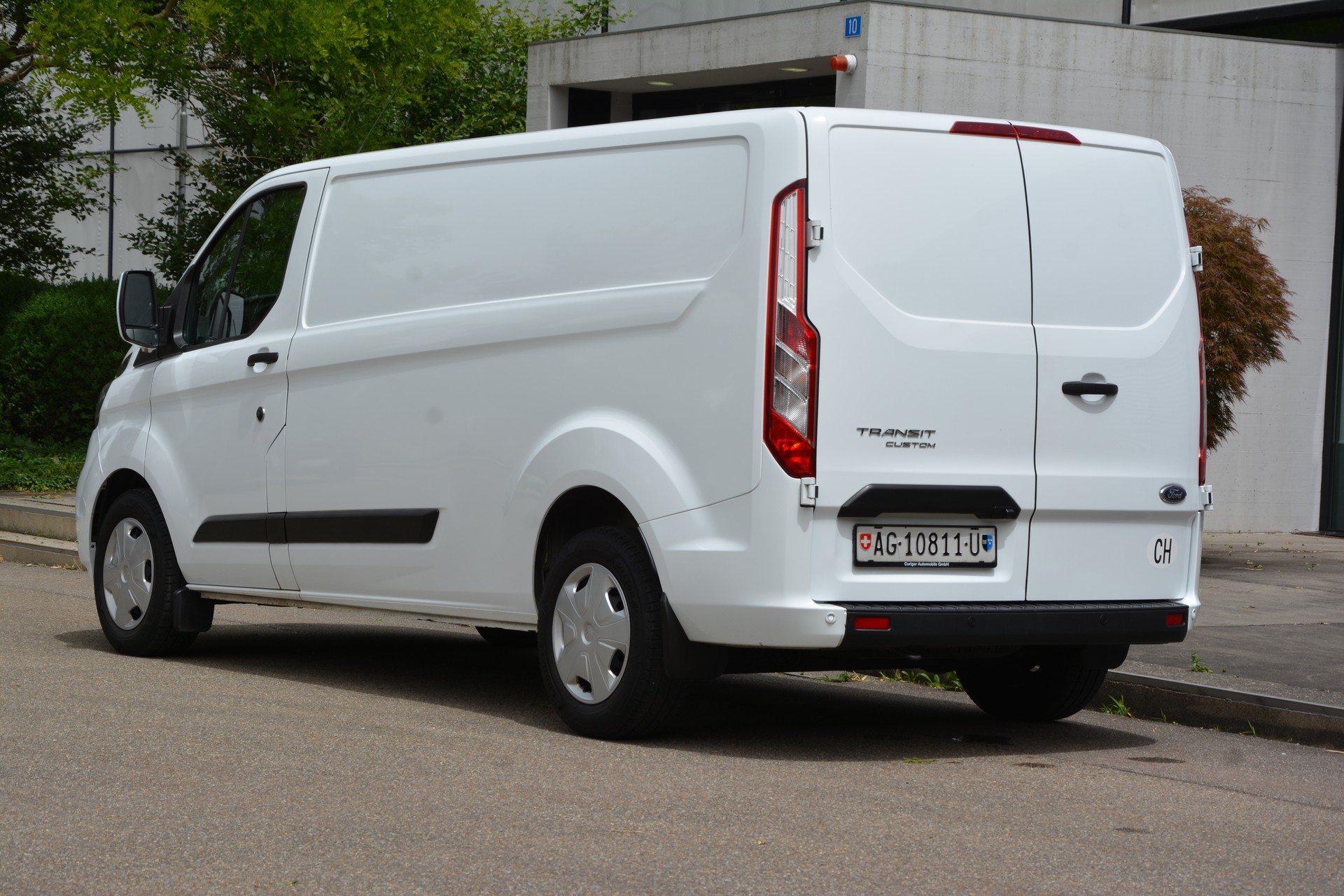FORD Transit Custom Van 300 L2H1 Trend A-image-4