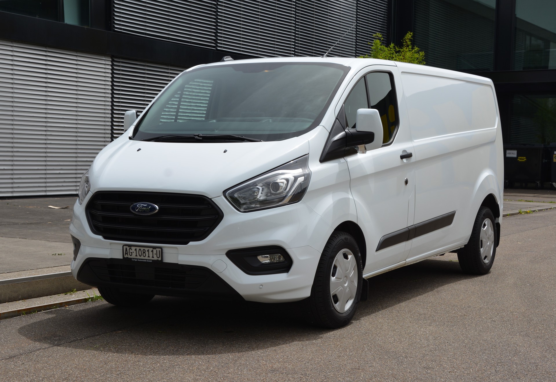 FORD Transit Custom Van 300 L2H1 Trend A-image-6