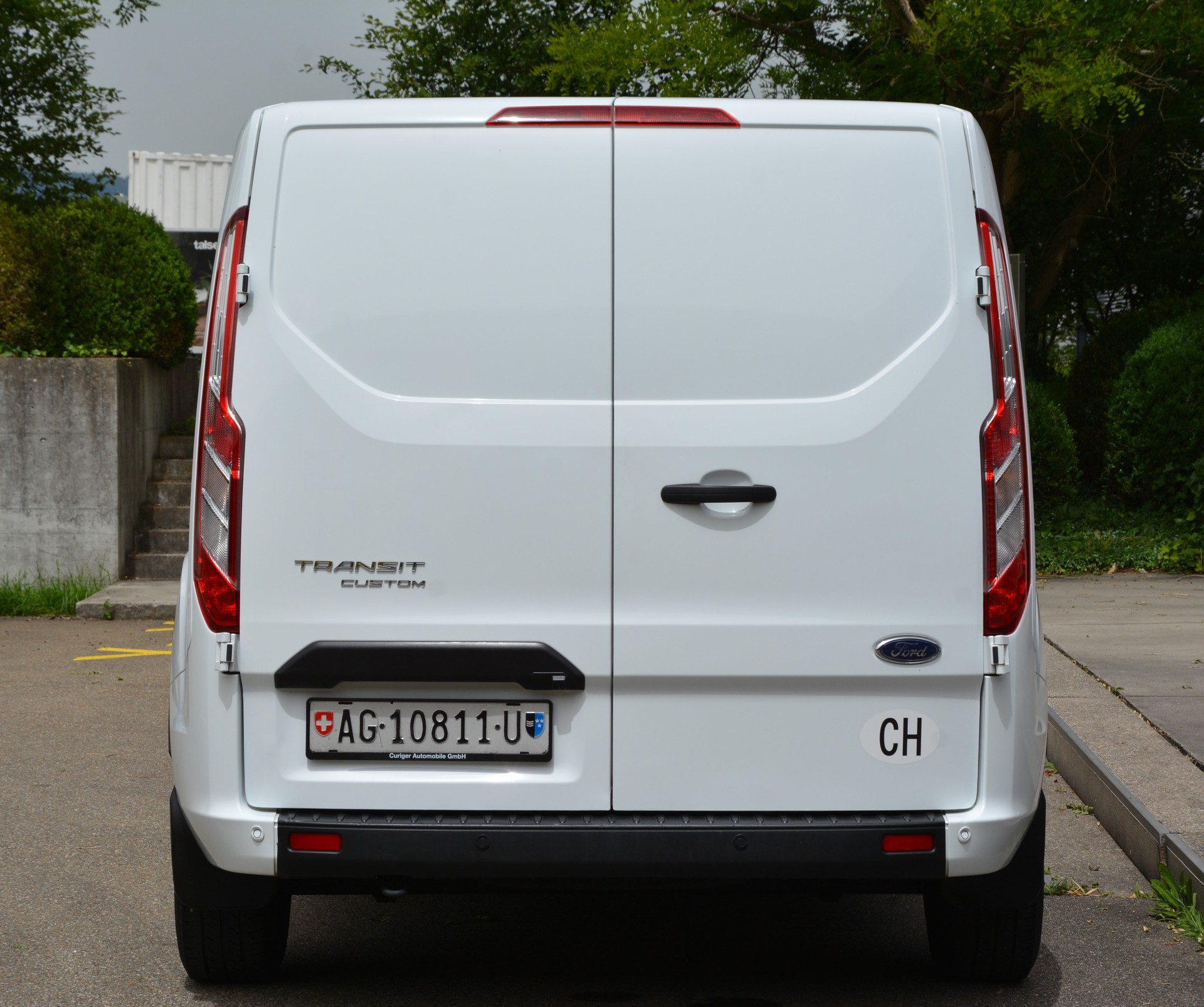 FORD Transit Custom Van 300 L2H1 Trend A-image-3