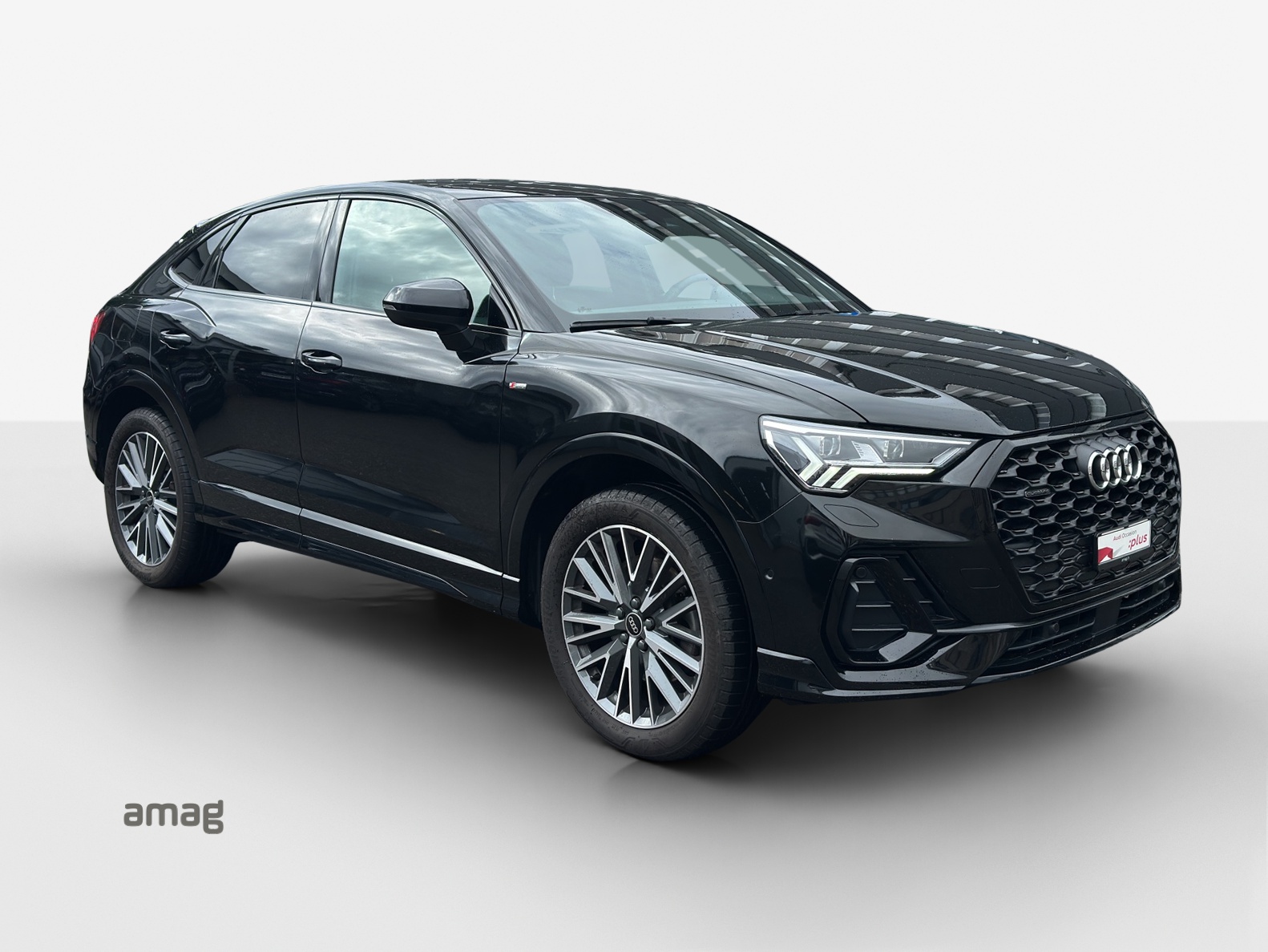 AUDI Q3 Sportback 45 TFSI S line quattro S-tronic-image-5