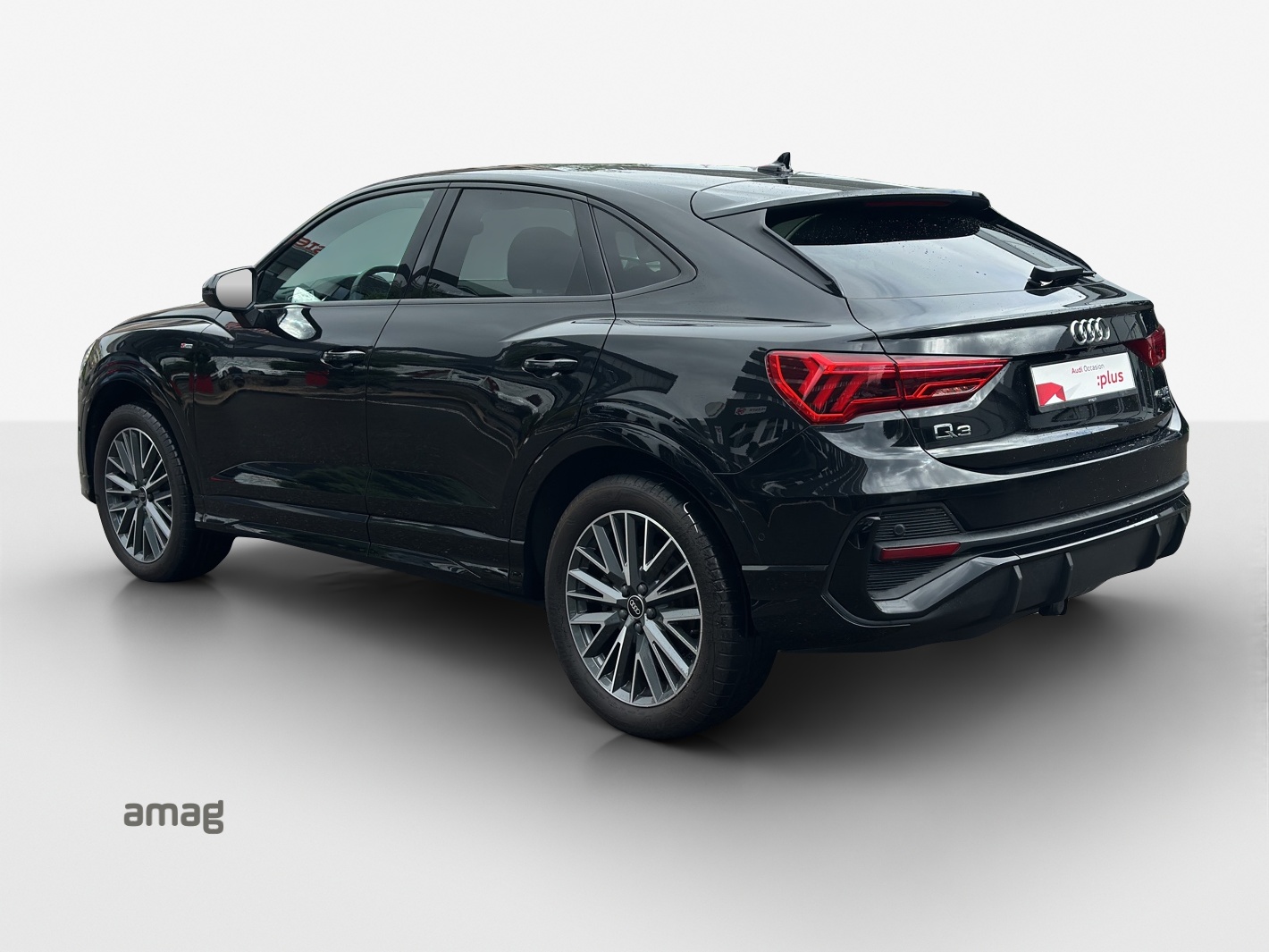 AUDI Q3 Sportback 45 TFSI S line quattro S-tronic-image-2