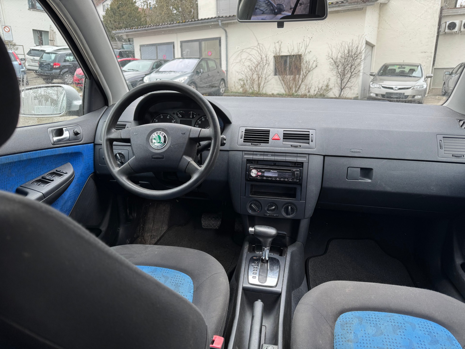 SKODA Fabia 1.4 16V Elegance-image-5