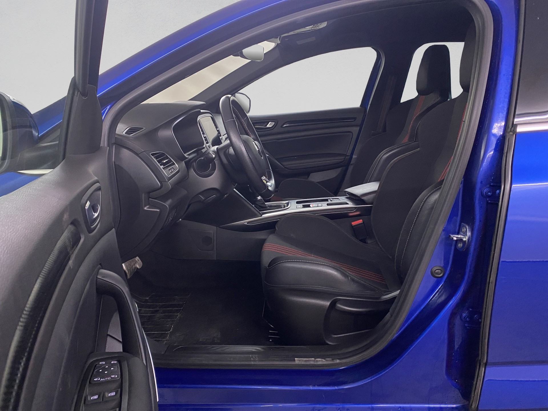 RENAULT Mégane Berline 1.6 E-Tech R.S. Line-image-6