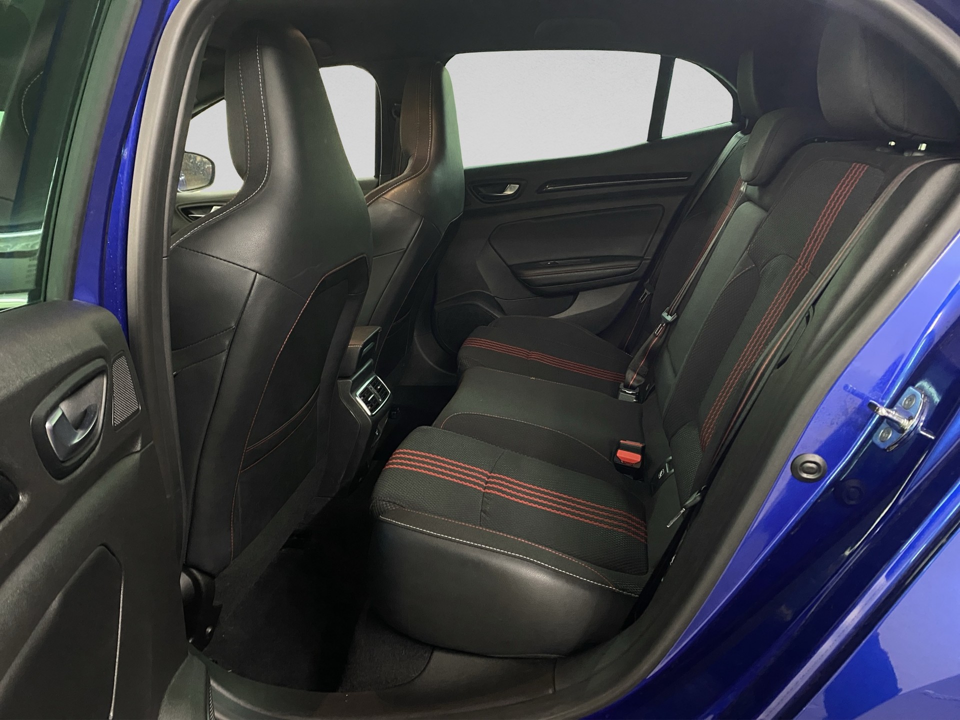 RENAULT Mégane Berline 1.6 E-Tech R.S. Line-image-19