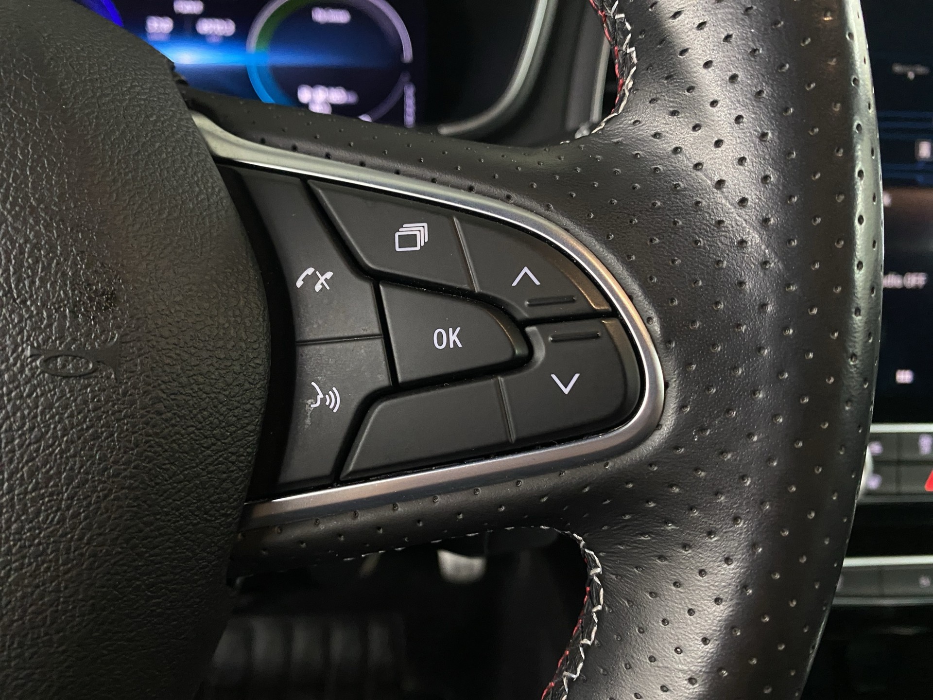RENAULT Mégane Berline 1.6 E-Tech R.S. Line-image-13