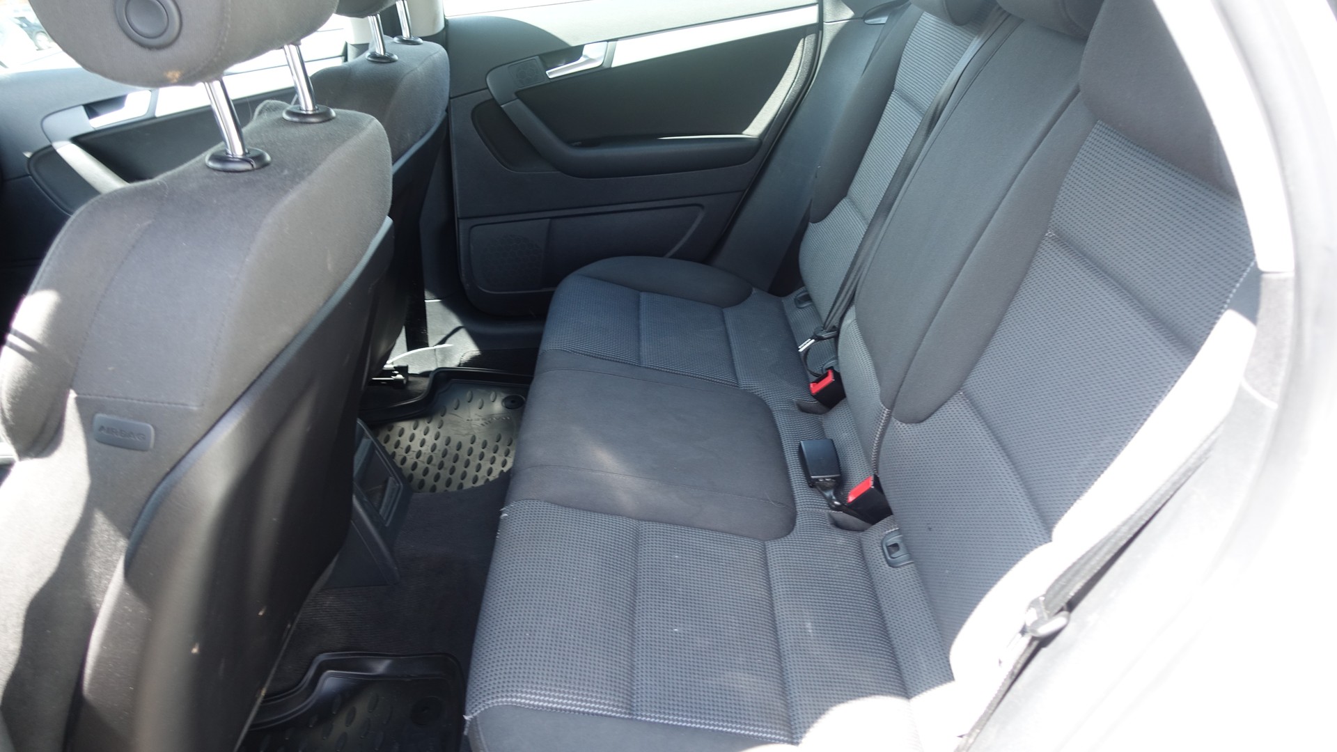 AUDI A3 1,8 TFSI Ambition S-tronic-image-4