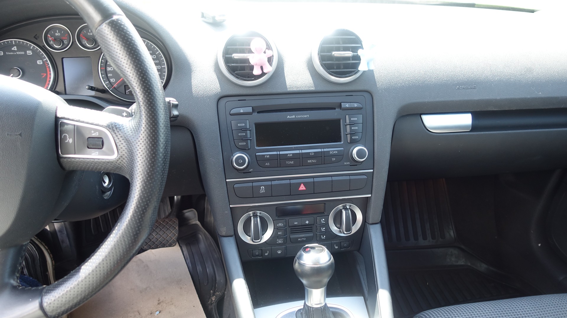AUDI A3 1,8 TFSI Ambition S-tronic-image-7