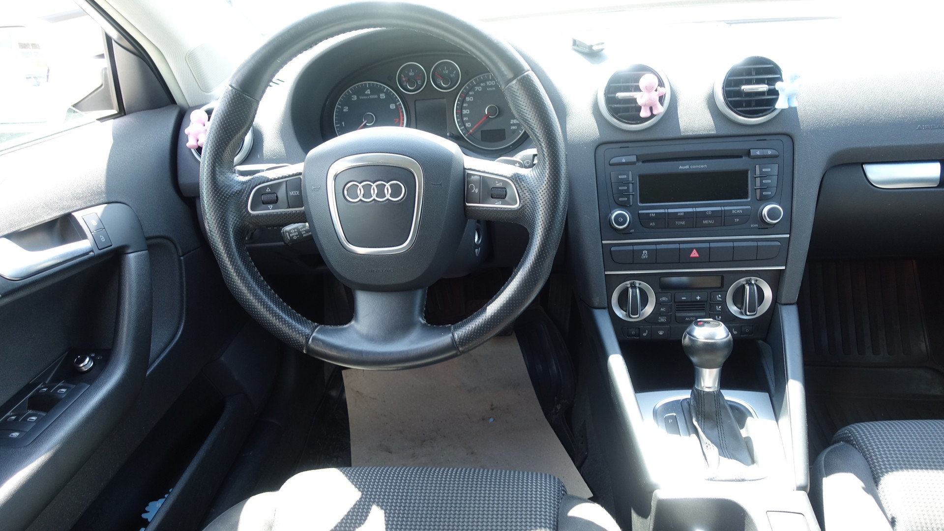 AUDI A3 1,8 TFSI Ambition S-tronic-image-5