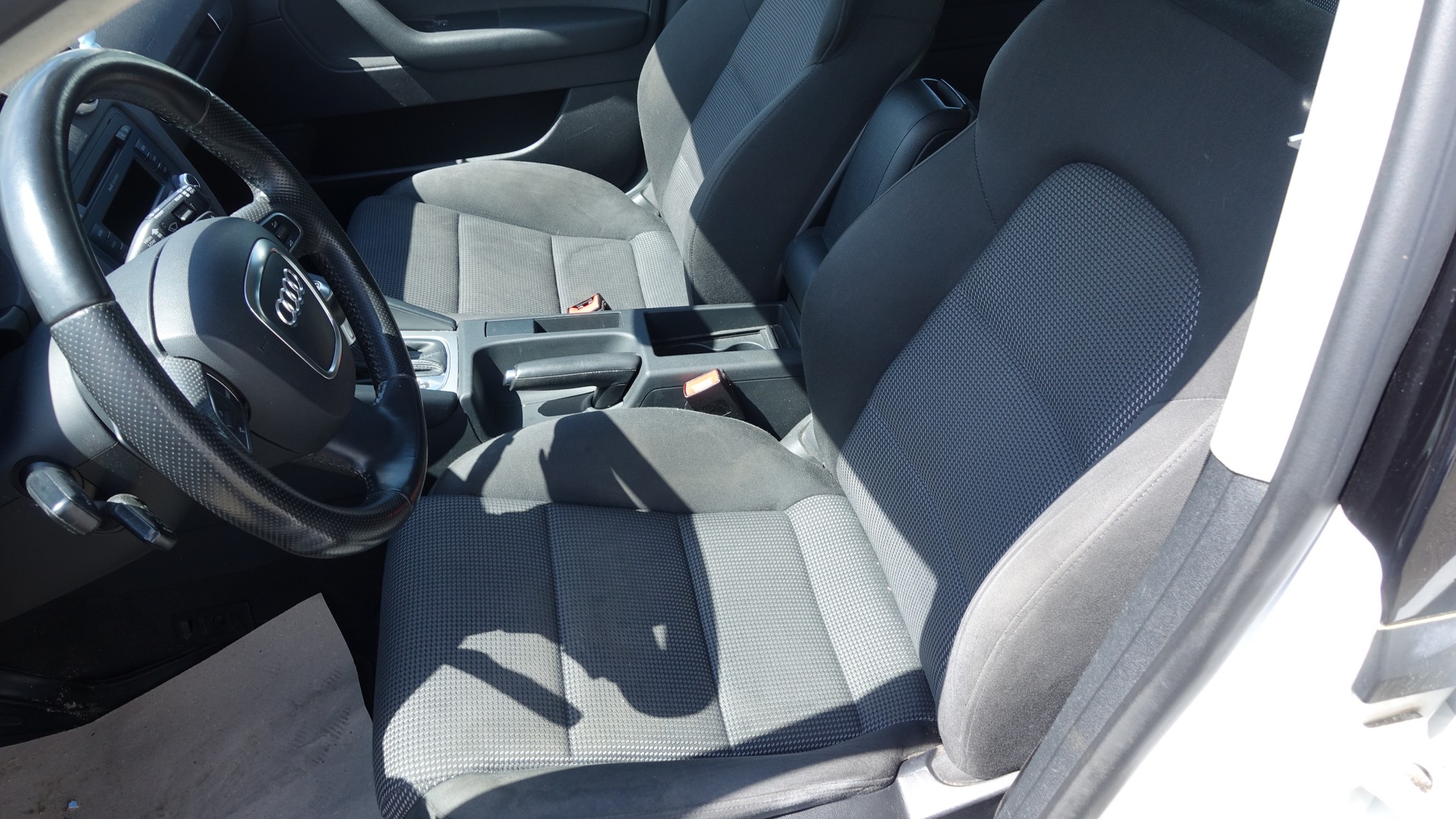 AUDI A3 1,8 TFSI Ambition S-tronic-image-6