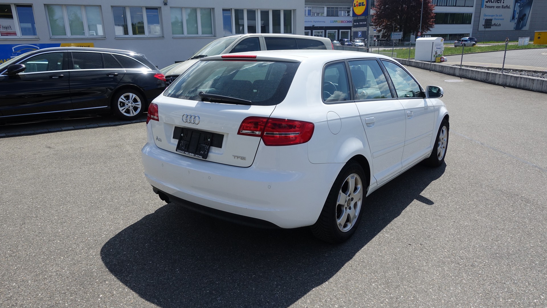 AUDI A3 1,8 TFSI Ambition S-tronic-image-1