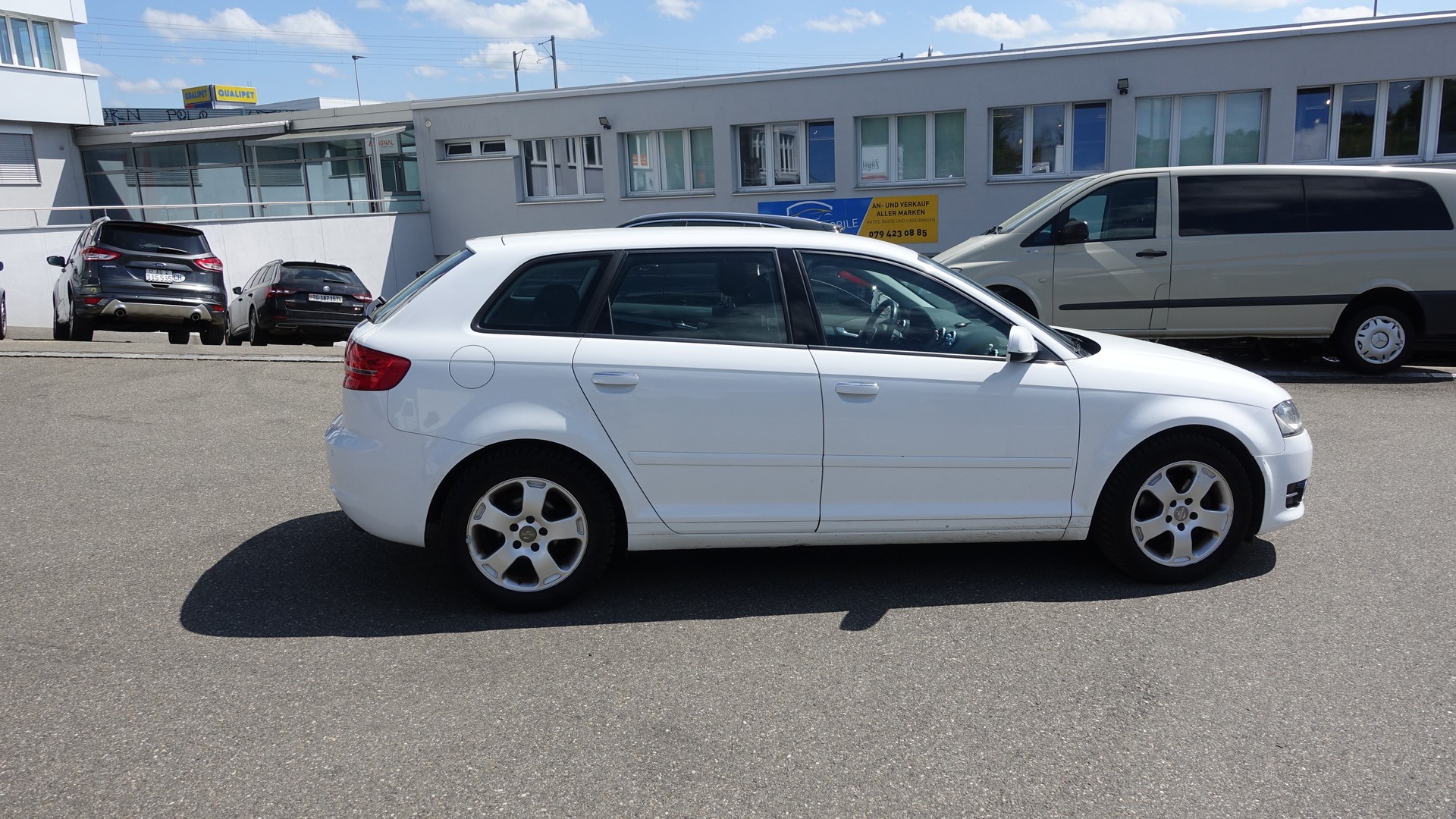 AUDI A3 1,8 TFSI Ambition S-tronic-image-2
