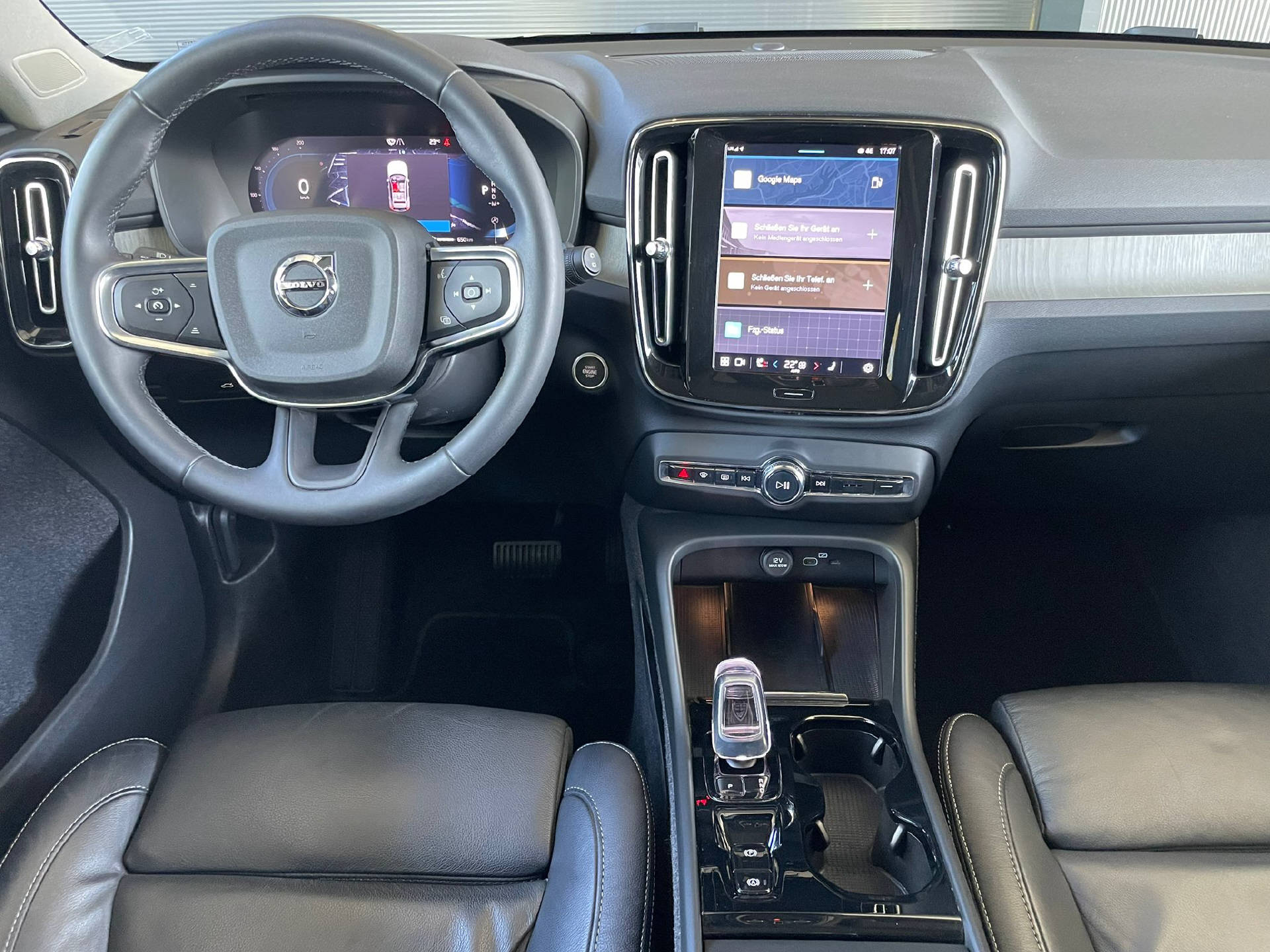 VOLVO XC40 2.0 B4 MH Ultimate Dark AWD-image-7