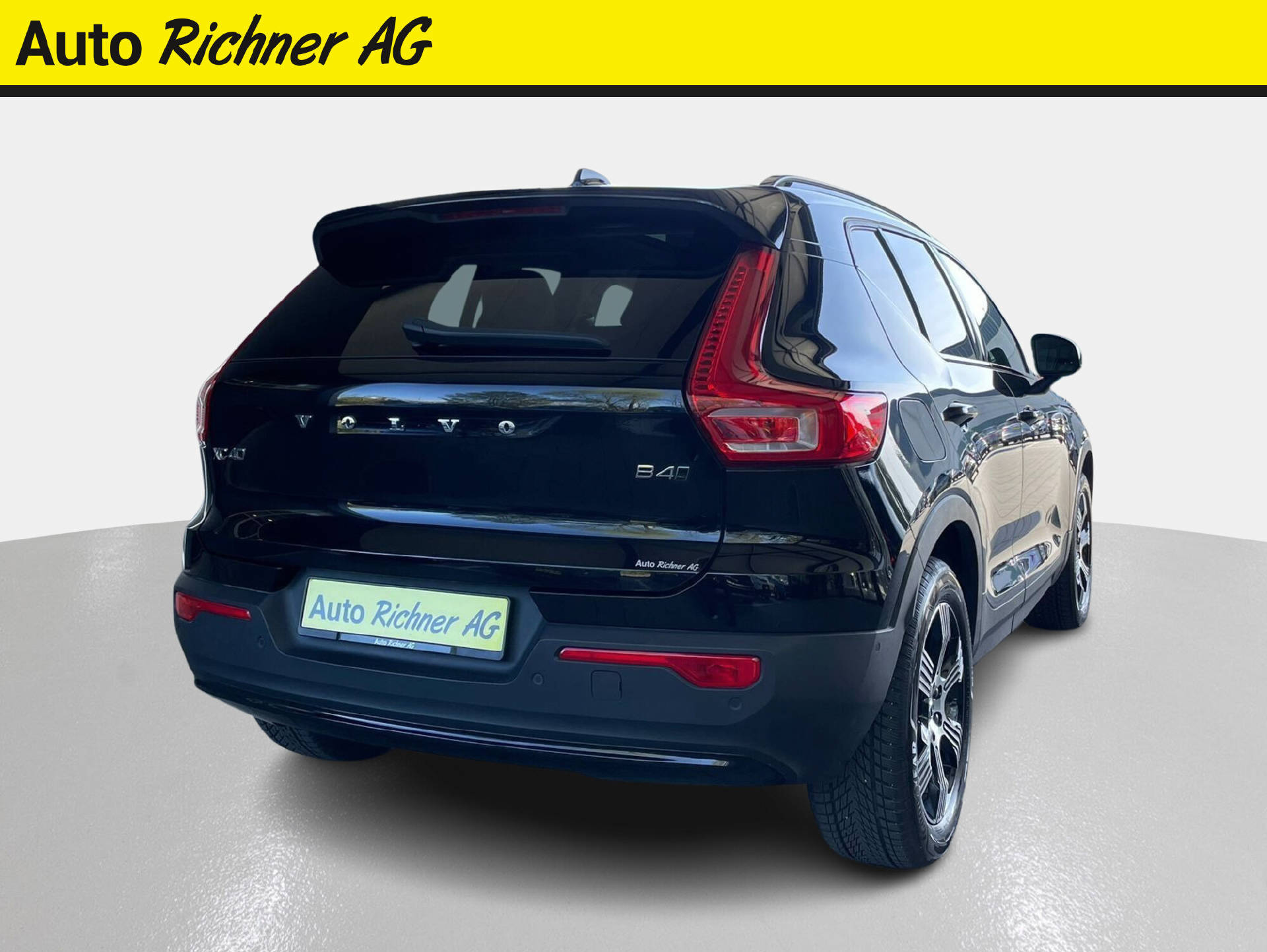 VOLVO XC40 2.0 B4 MH Ultimate Dark AWD-image-3