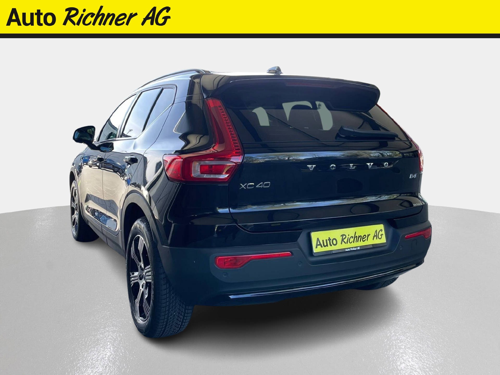 VOLVO XC40 2.0 B4 MH Ultimate Dark AWD-image-4